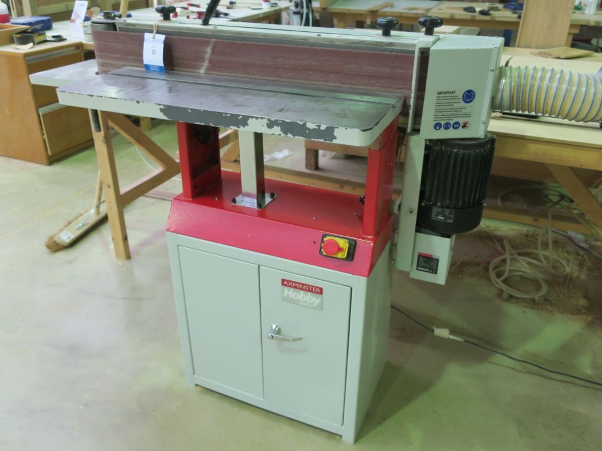 * Axminster Hobby Model AWHVS Vertical Belt Sander. Please note there is a £10 plus Vat lift out fee - Image 2 of 6