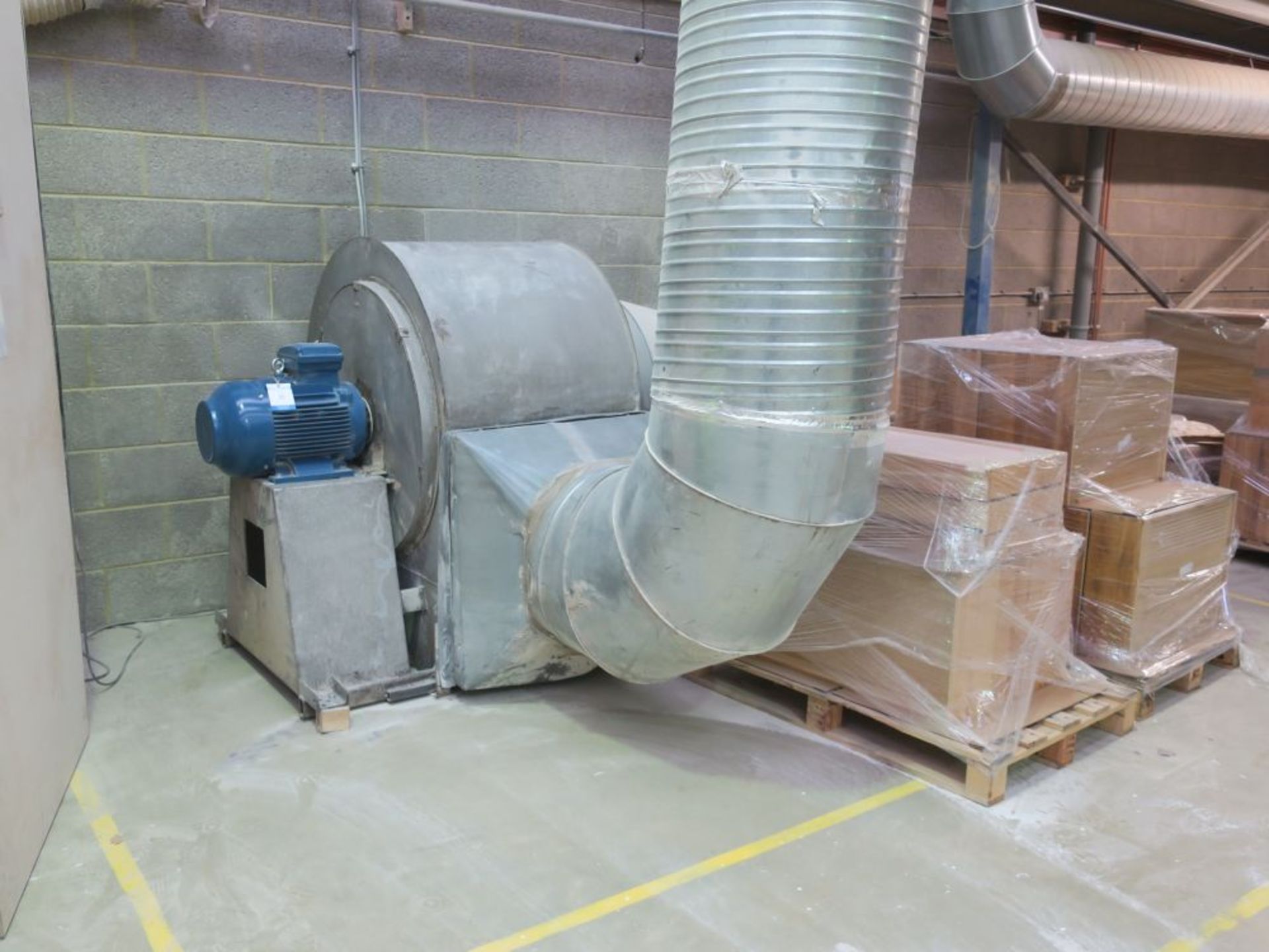 * Woods Keith Blackman Series 28 Extraction Fan with Qty of Ducting. Buyer to remove. Please note