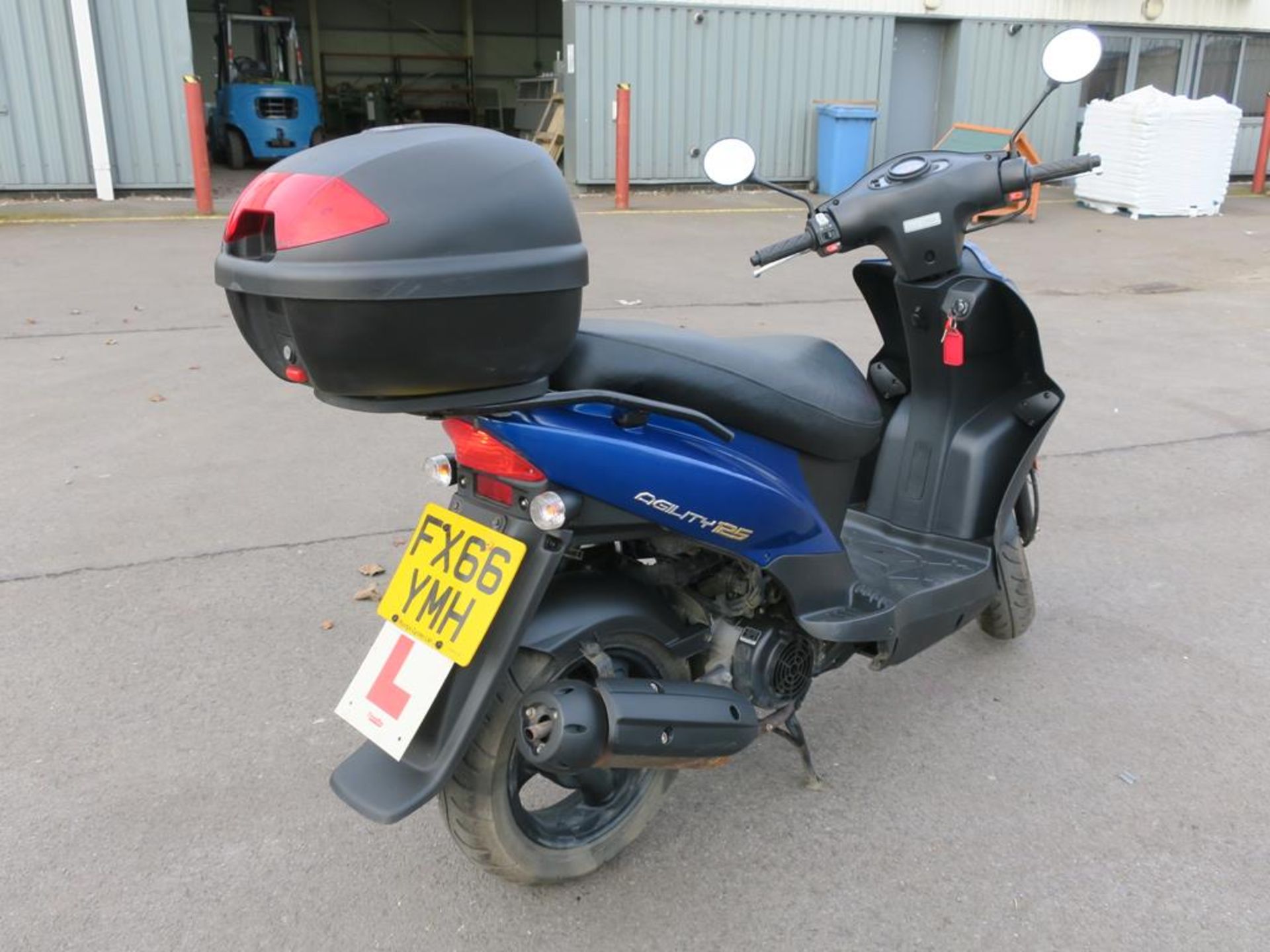 2016 Kymco Agility 125 Scooter Powered by a 125cc 4 Stroke Engine with automatic transmission, c/w - Image 2 of 6