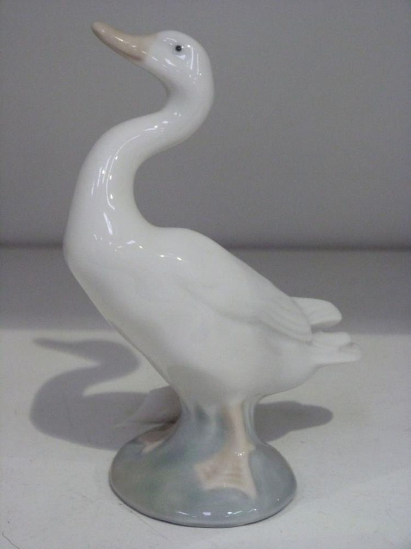 A pair of Lladro Geese (est £30-£40) - Image 2 of 3