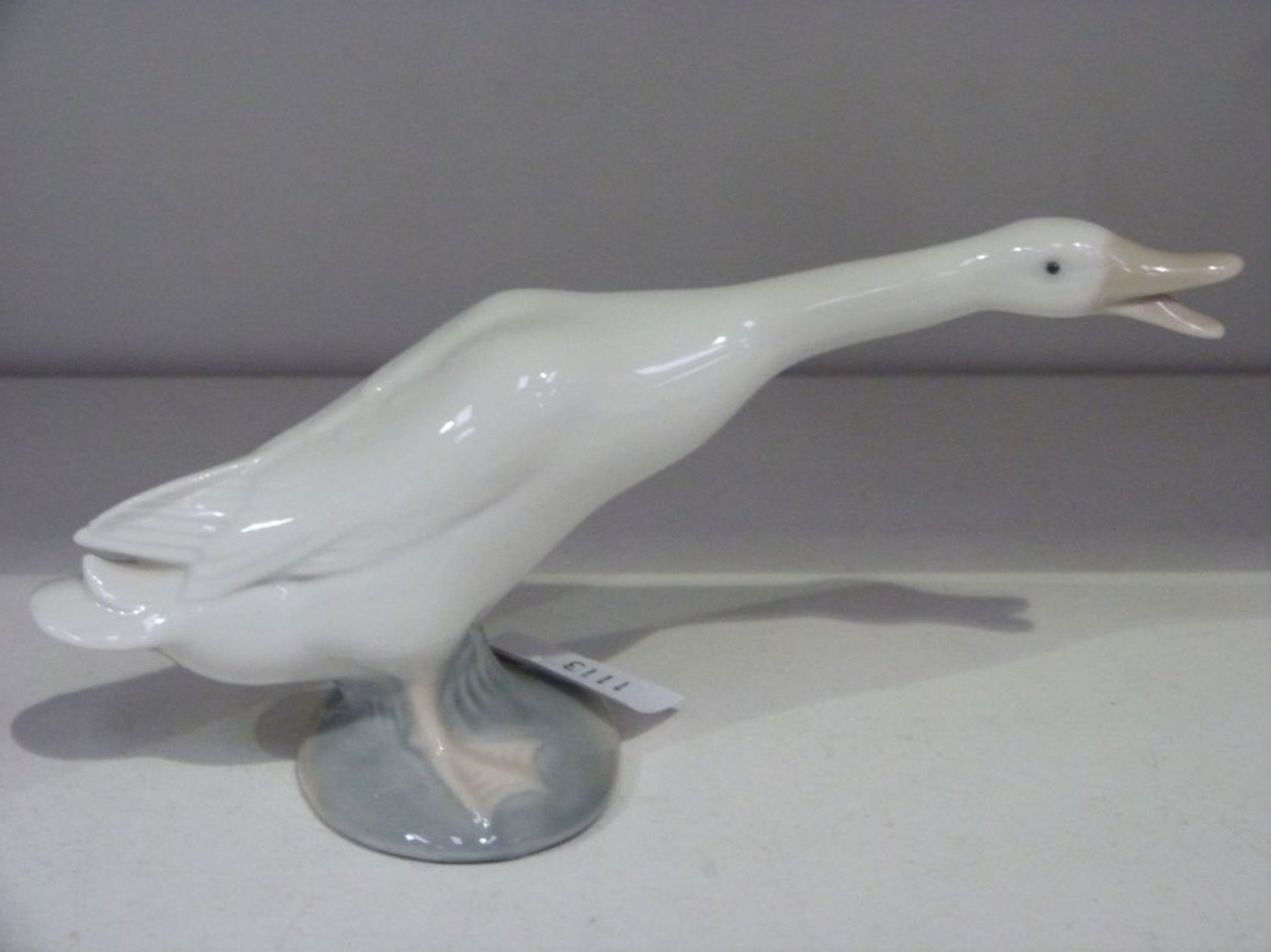 A pair of Lladro Geese (est £30-£40) - Image 3 of 3