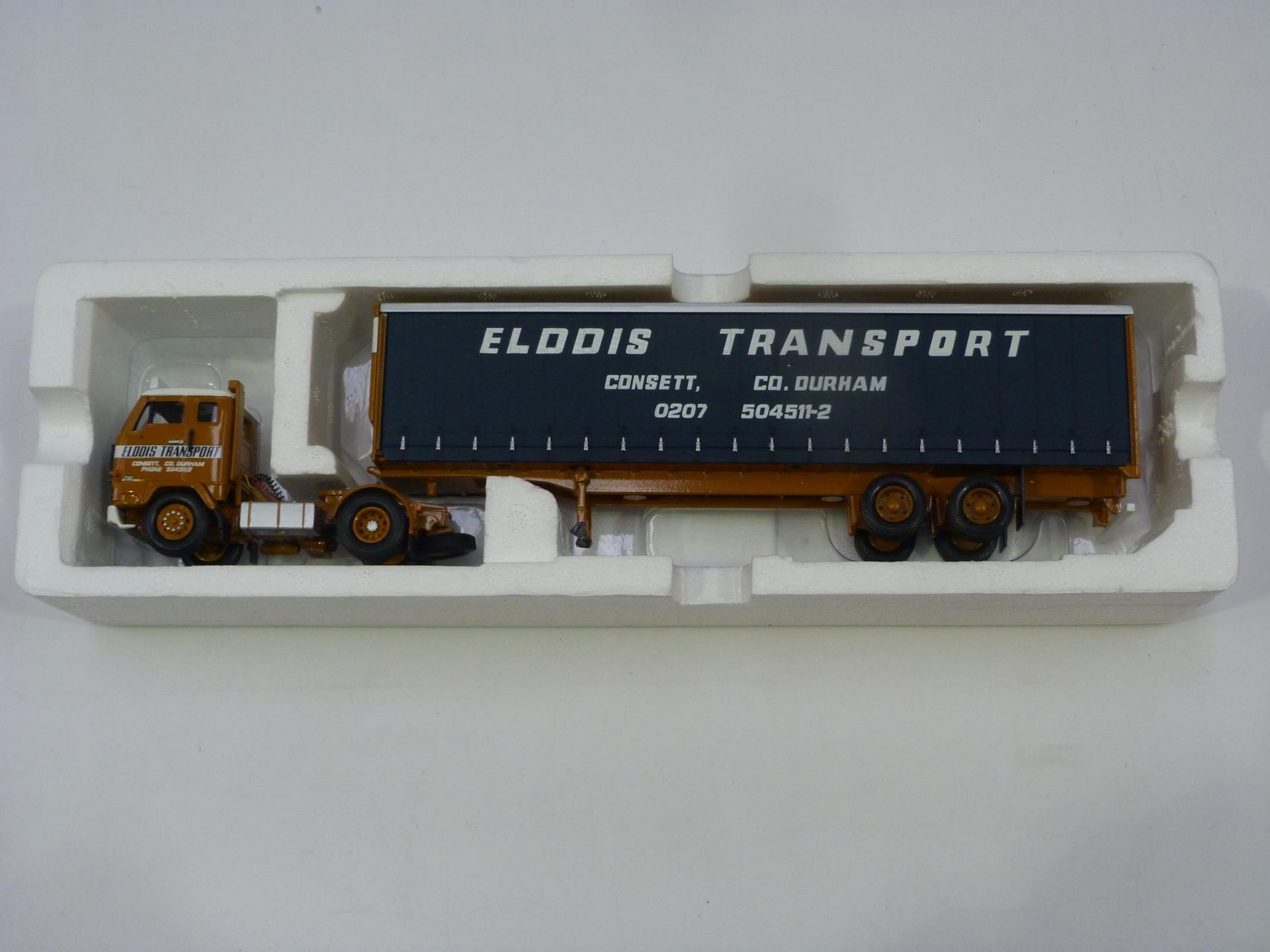 A Corgi Limited Edition 'Longs of Leeds' CC13202 DAF XF Space Cab Curtainside - J Long & Sons ( - Image 5 of 7