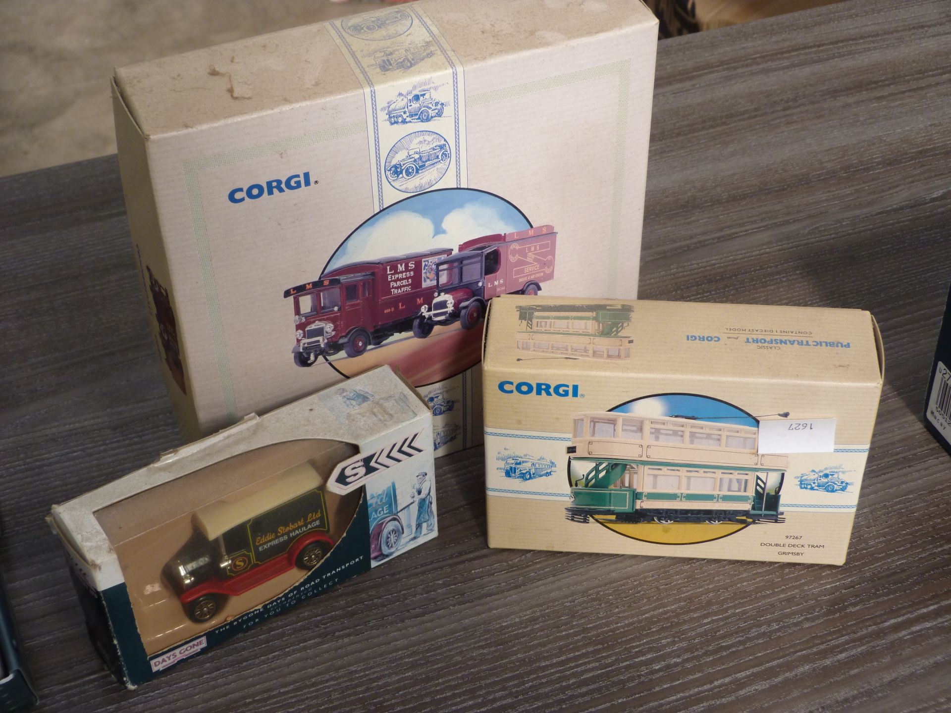 A Selection of Diecast Vehicles including Cars from Corgi, Lledo and Matchbox (Most Boxed) (Est £ - Image 5 of 6