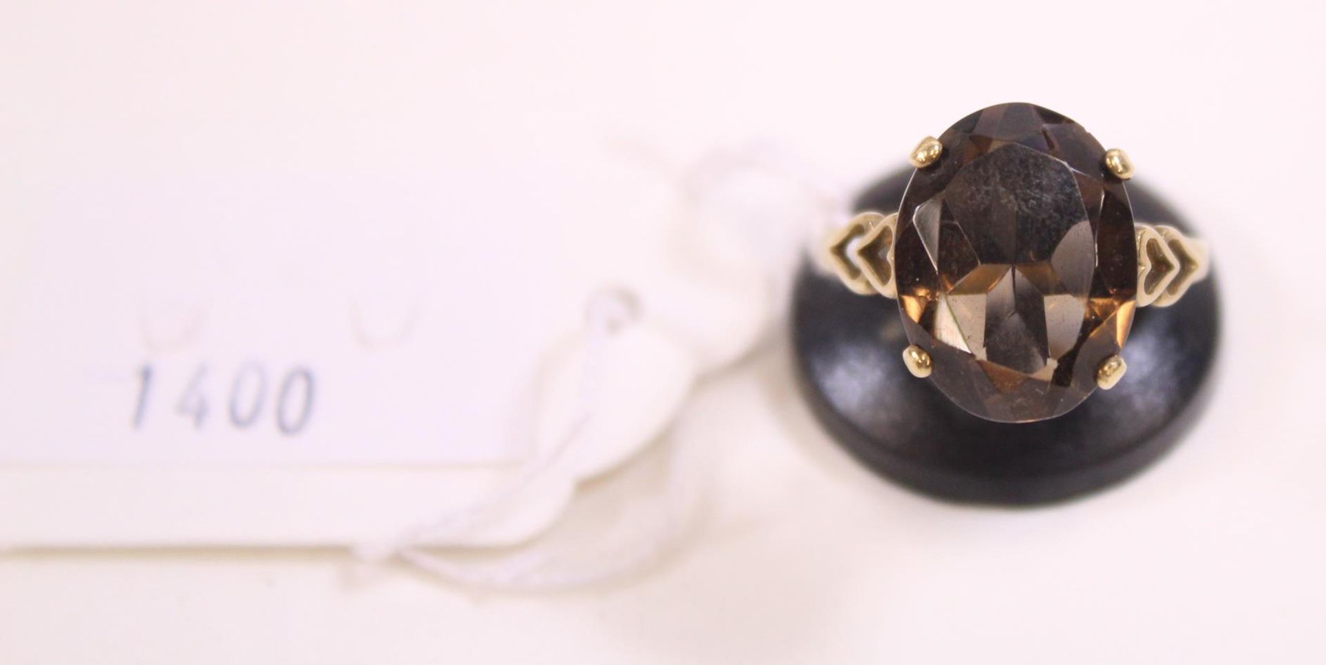 9ct Gold Smokey Quartz/Citrine Ring with heart detail to the sides, size T, total weight 3.69g (est.