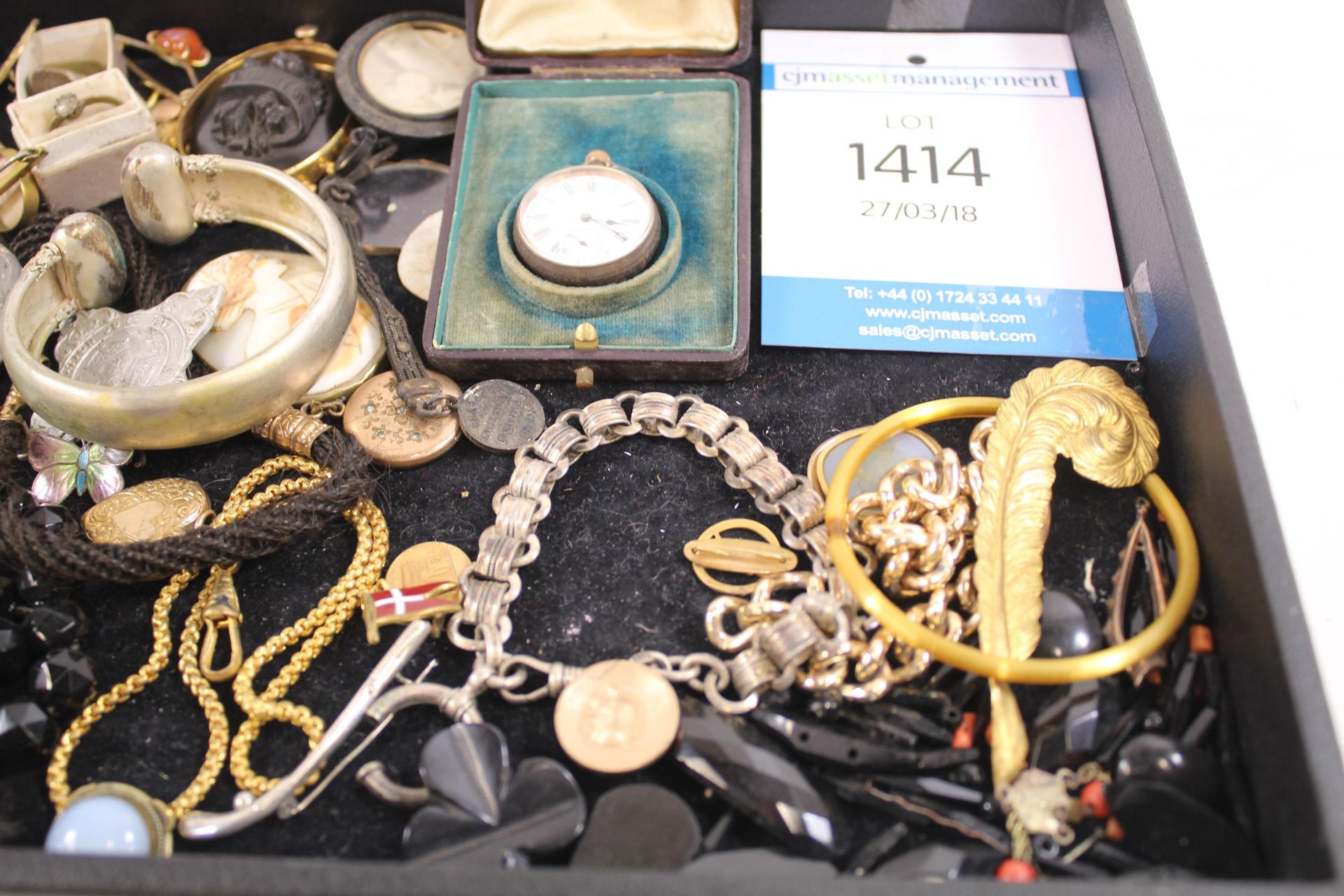 A Good Collection of Victorian and Edwardian Jewellery to include Whitby Jet, Vulcanite, Silver - Image 3 of 3