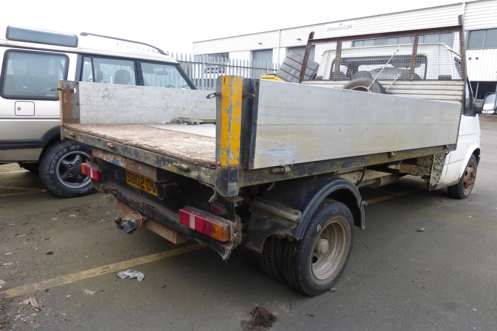 A Ford Transit Flatbed/Pickup in White 2496cc Diesel, Date of First Registration February 1999, - Image 5 of 10