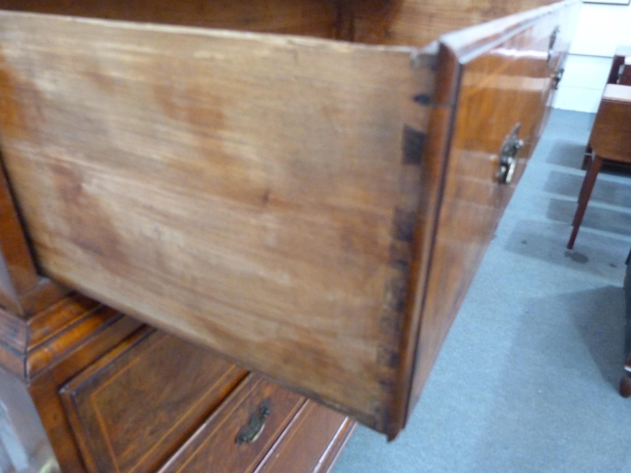 This is a Timed Online Auction on Bidspotter.co.uk, Click here to bid. An 18th Century Walnut - Image 19 of 19