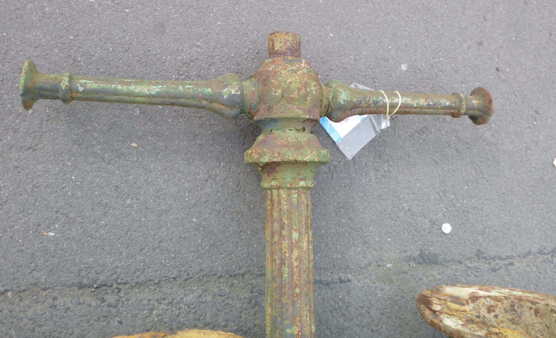 An Original Cast Iron Street Lamp (Originally from Sheffield) (H350cm, Diameter of base 39cm, length - Image 2 of 3