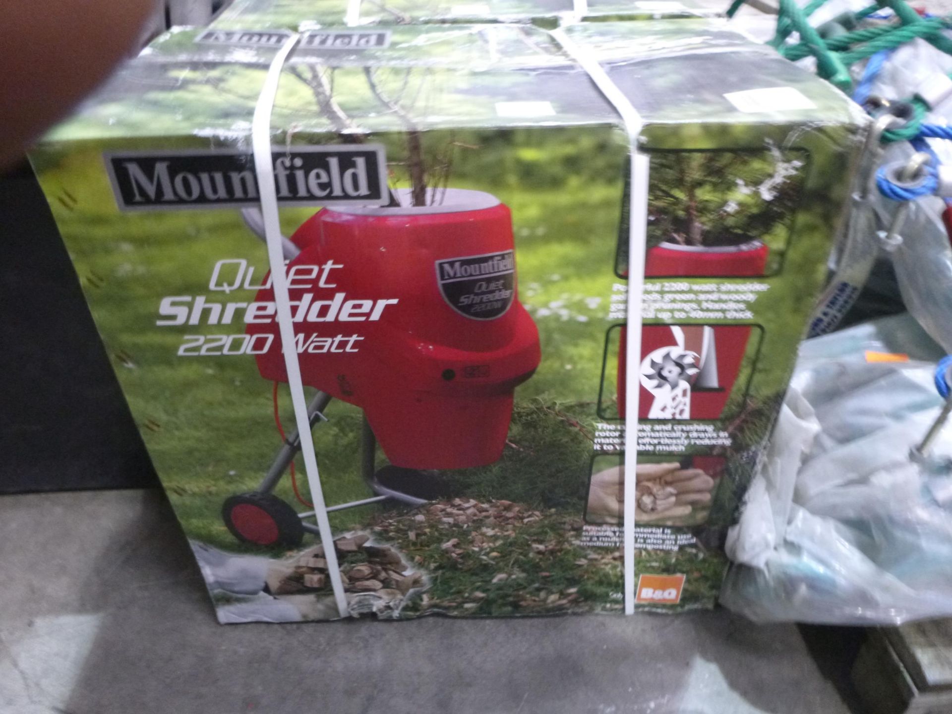 A Mountfield 2200W Quiet Shredder