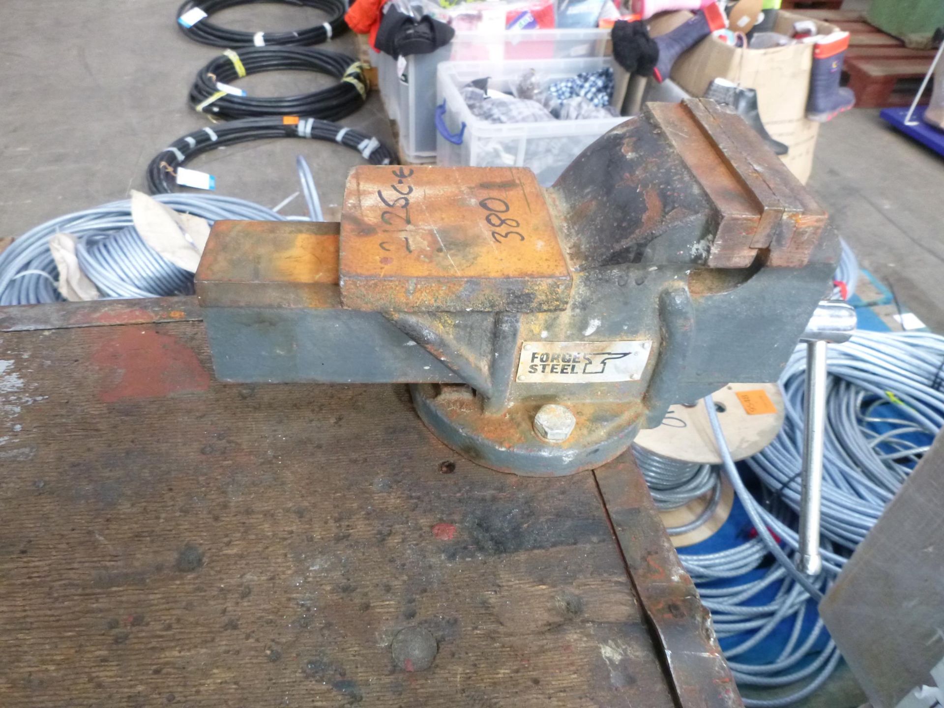 * A Foldable Work Table C/W a Forge Steel Vice and a Rigid BC-810 Pipe Vice. Please note there is - Image 2 of 4