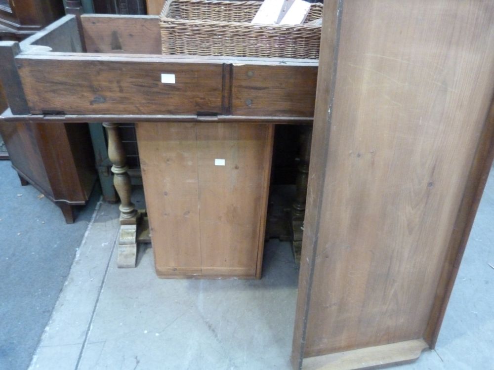 This is a Timed Online Auction on Bidspotter.co.uk, Click here to bid. Contents of Retired Cabinet/ - Image 5 of 13