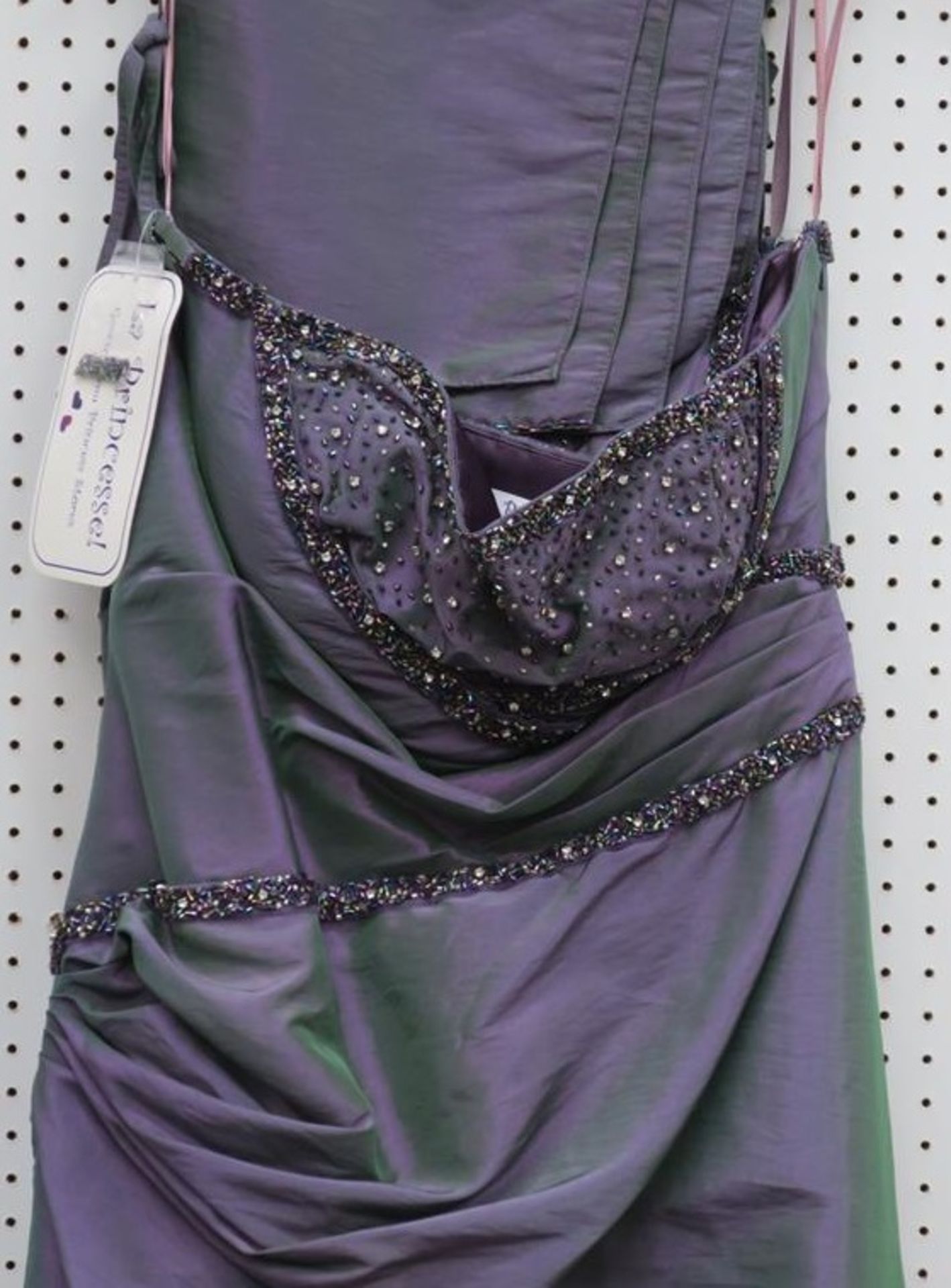52 Dresses to include: La Princesse D2513, Green Prom Dresses sizes 3 x 16, La Princesse 6193, Green - Image 16 of 20