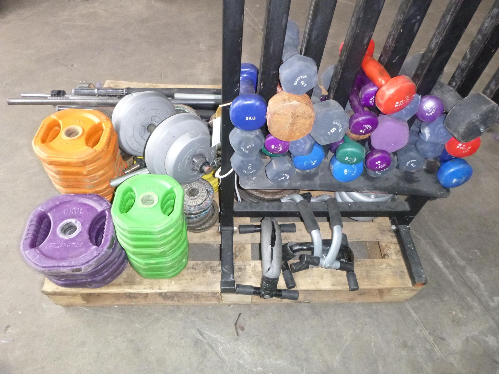 * Cast Iron and Rubber Weights. Please note there is a £5 Plus VAT Lift Out Fee on this lot - Image 5 of 6