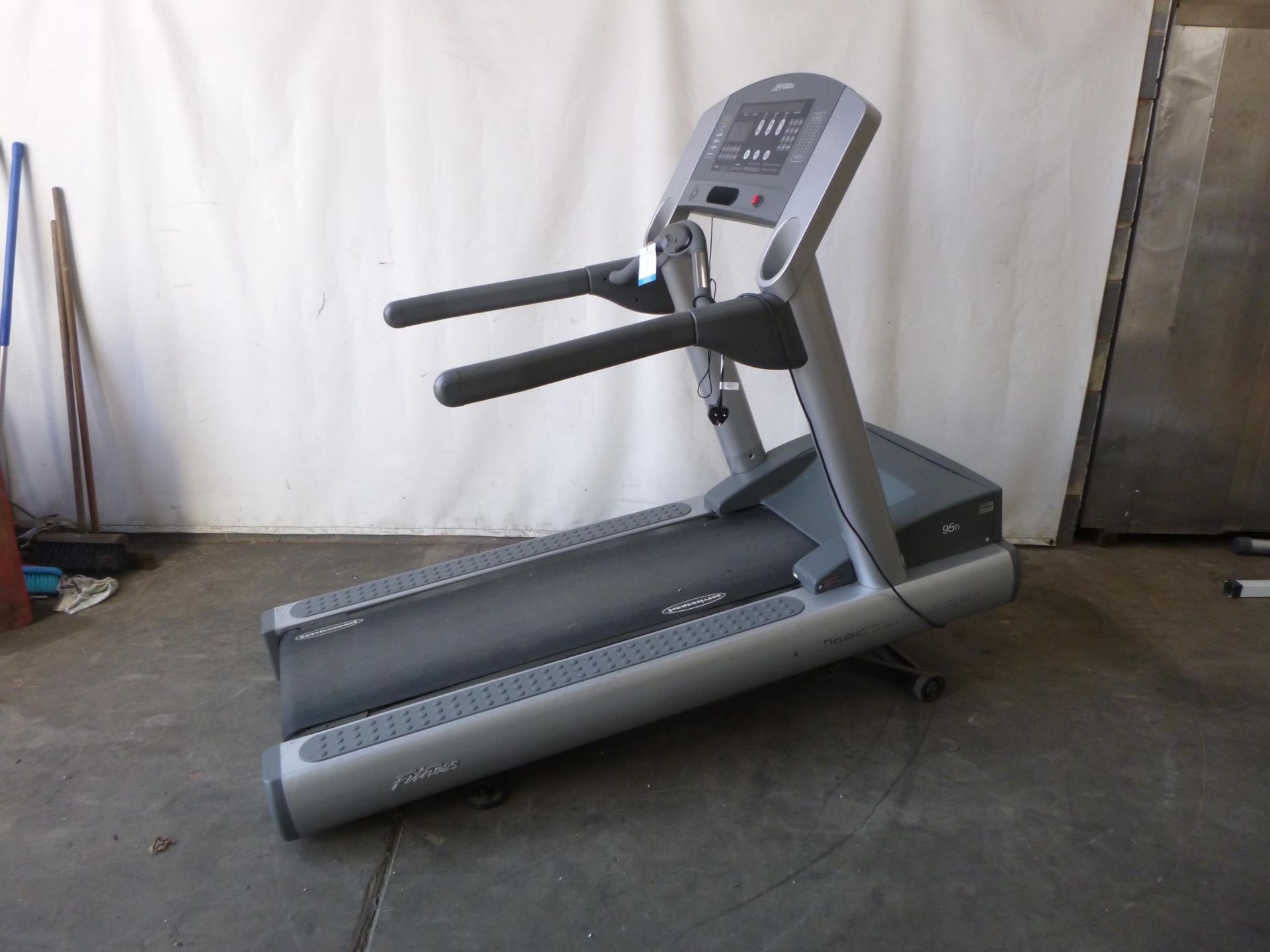 * A Life Fitness 95TI Treadmill. S/No 102190.