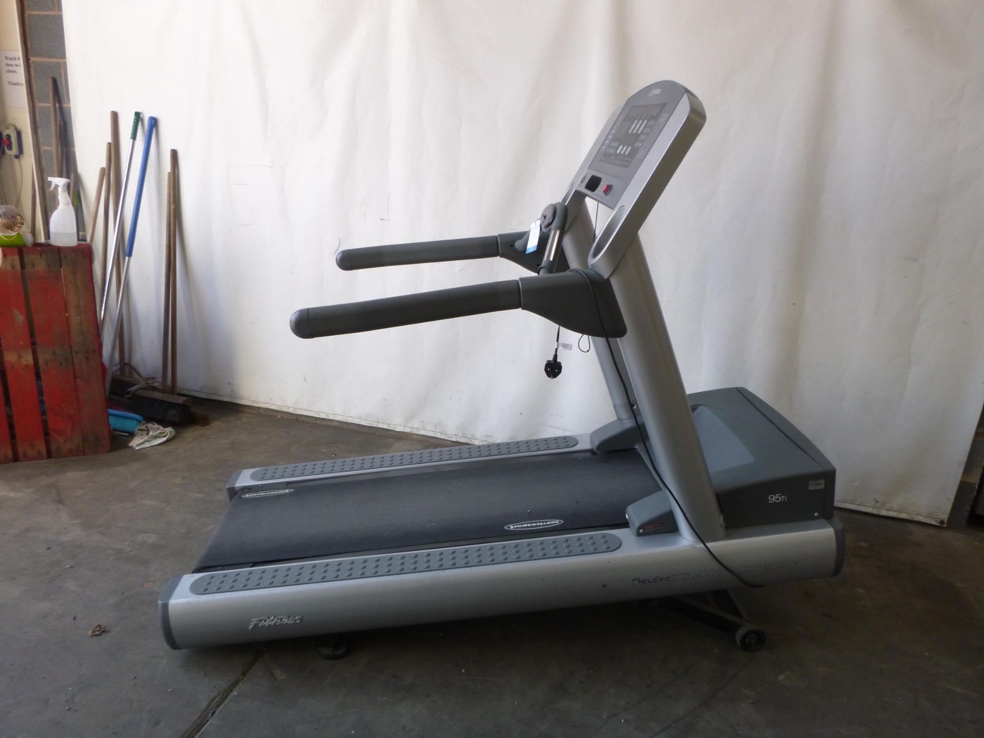 * A Life Fitness 95TI Treadmill. S/No 102190. - Image 2 of 6