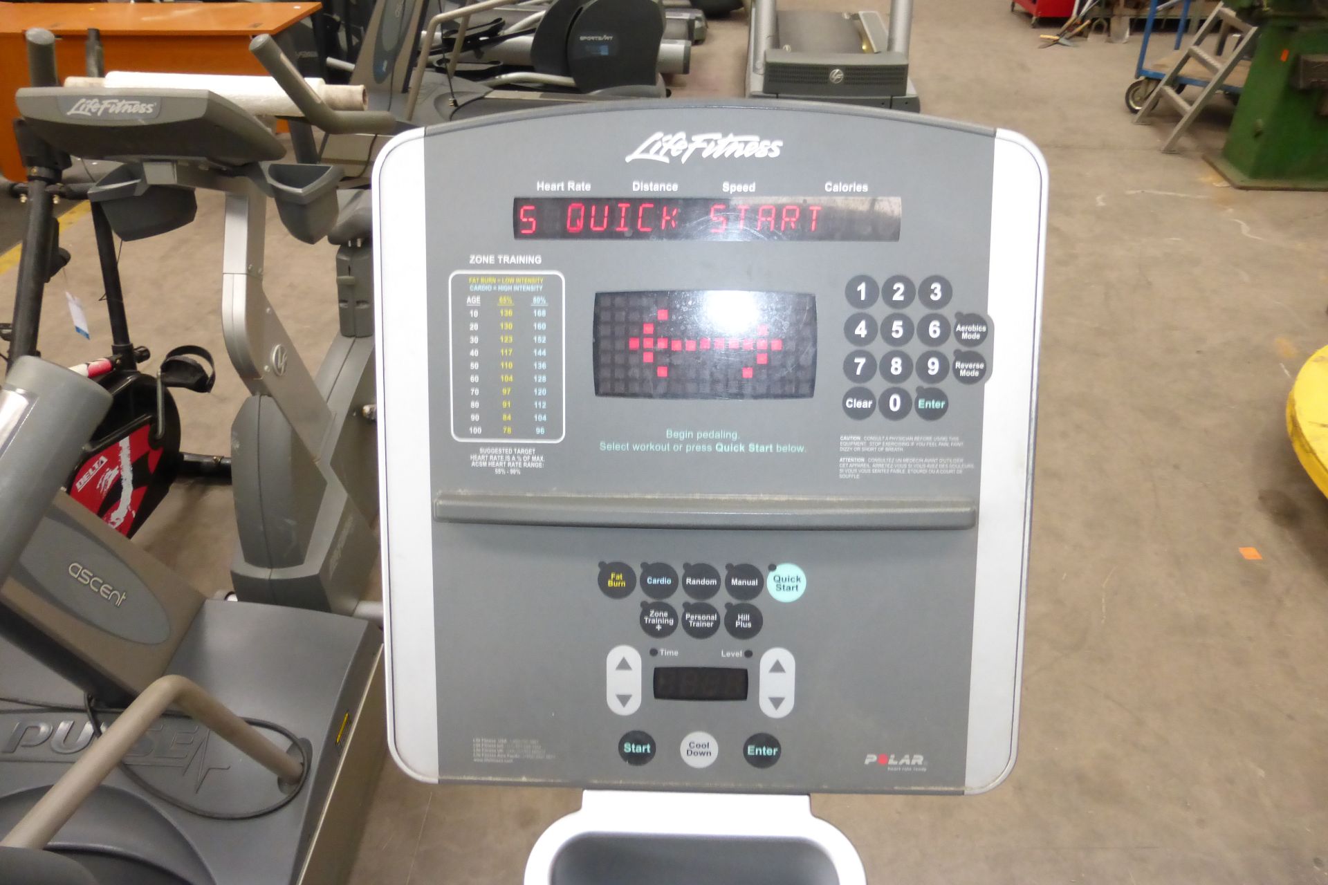 * A Life Fitness 95xi Fit Stride Total Body Trainer (cross trainer). Please note there is a £5 - Image 2 of 5