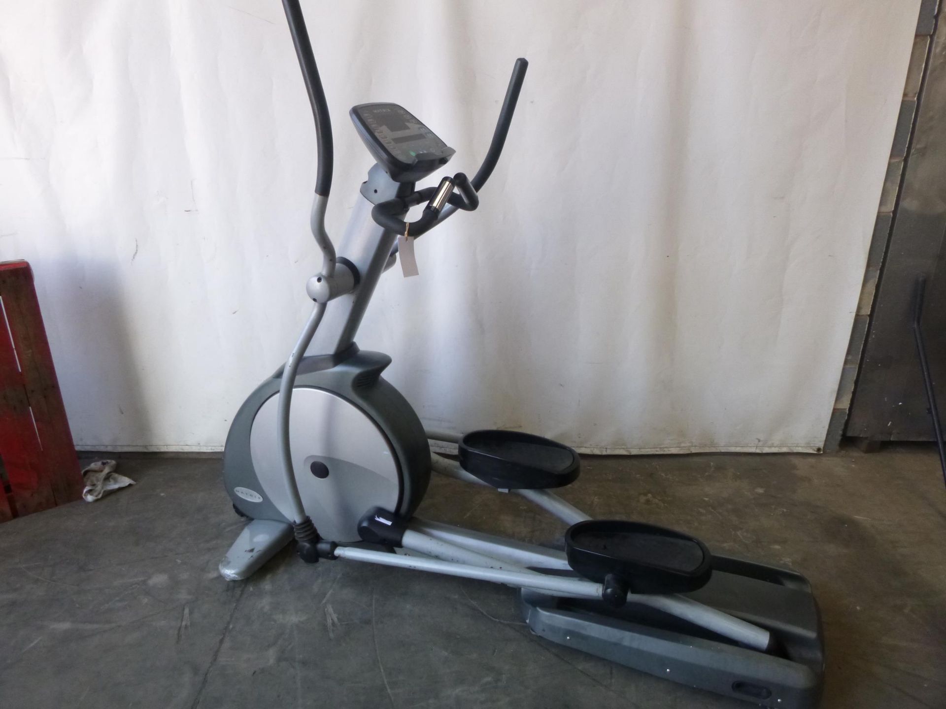 * A Matrix Cross Trainer. Please note there is a £5 Plus VAT Lift Out Fee on this lot