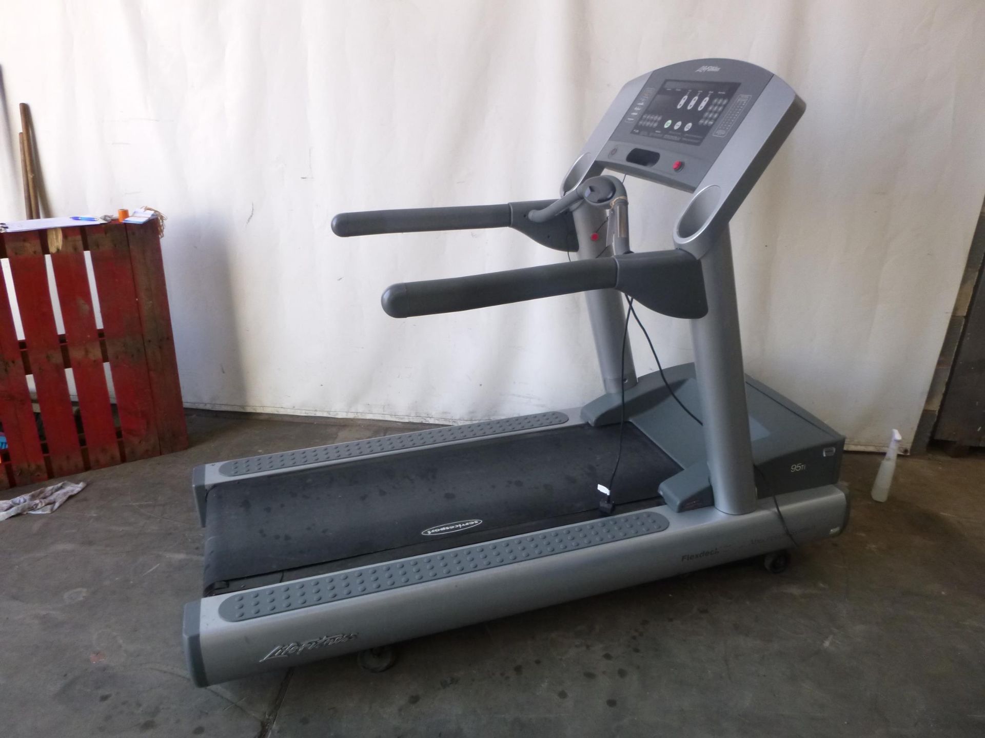 * A Life Fitness 95TI Treadmill. S/No 102209.