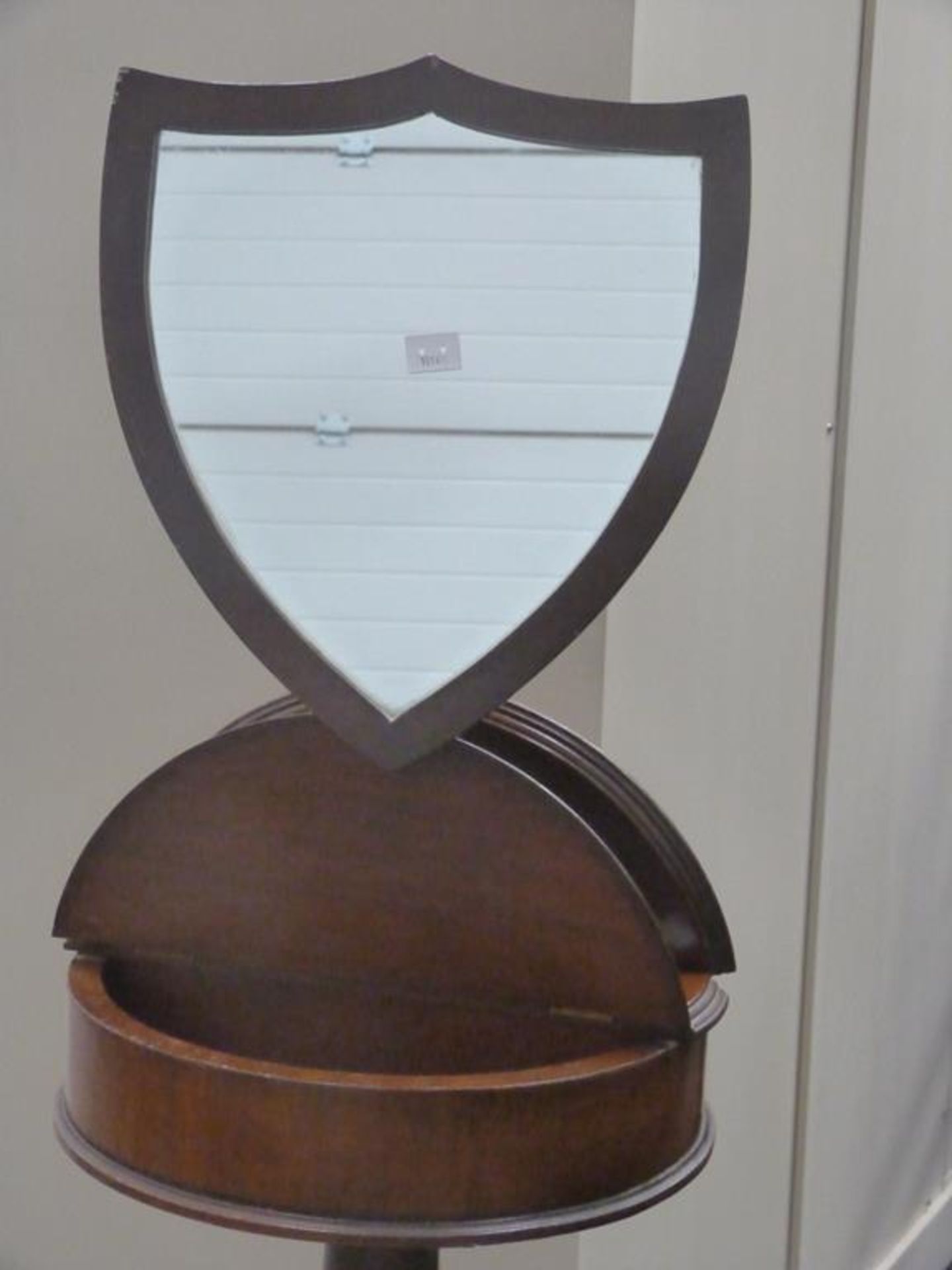 An Edwardian, two Compartment Shaving Stand with tilting Shield Mirror (H 140cm D 40cm) (est £45-£ - Image 3 of 4