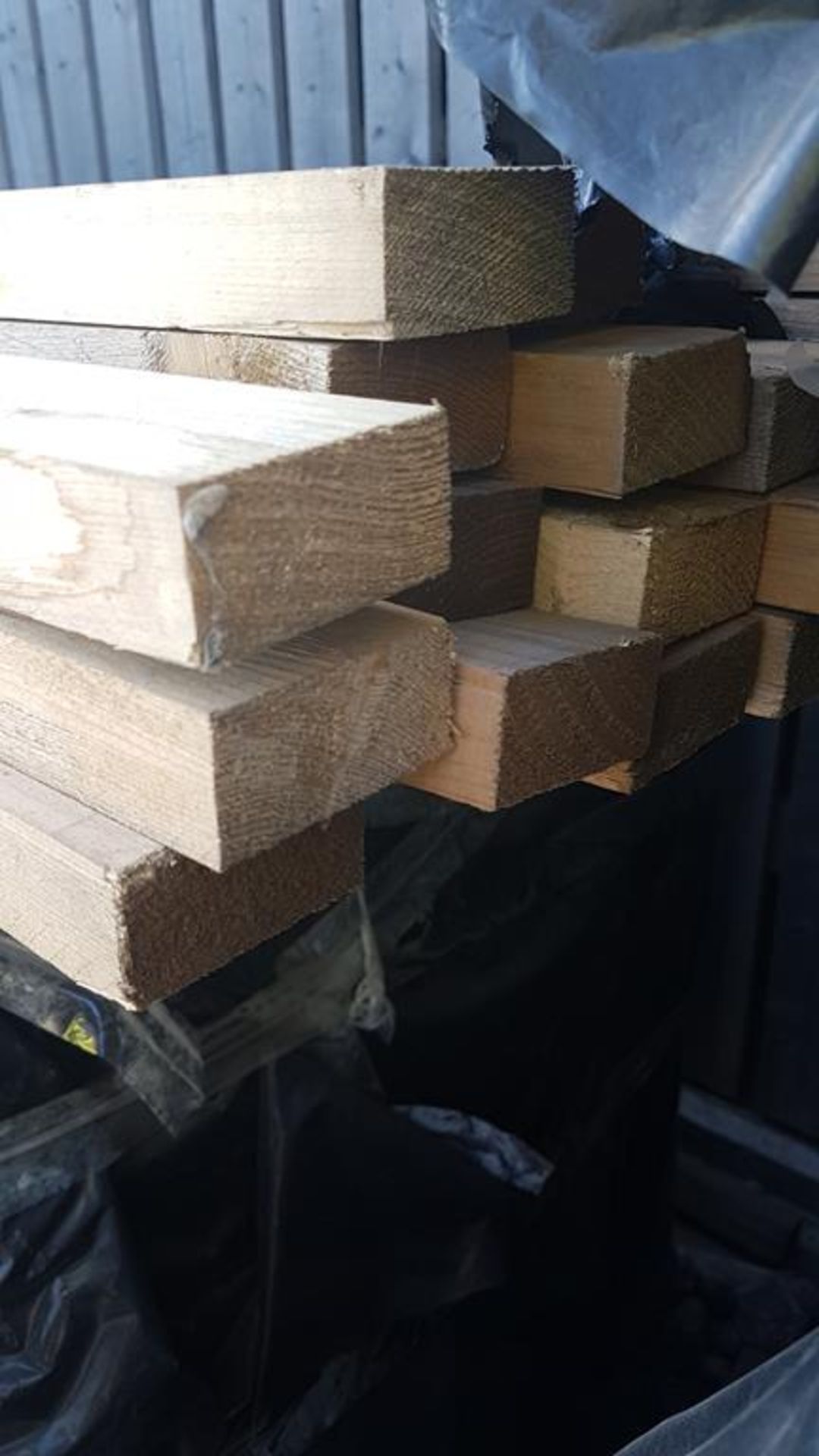 * 32x63 (28x59) planed square edged. 40 pieces at 1795mm. X1583. Please note this lot is located