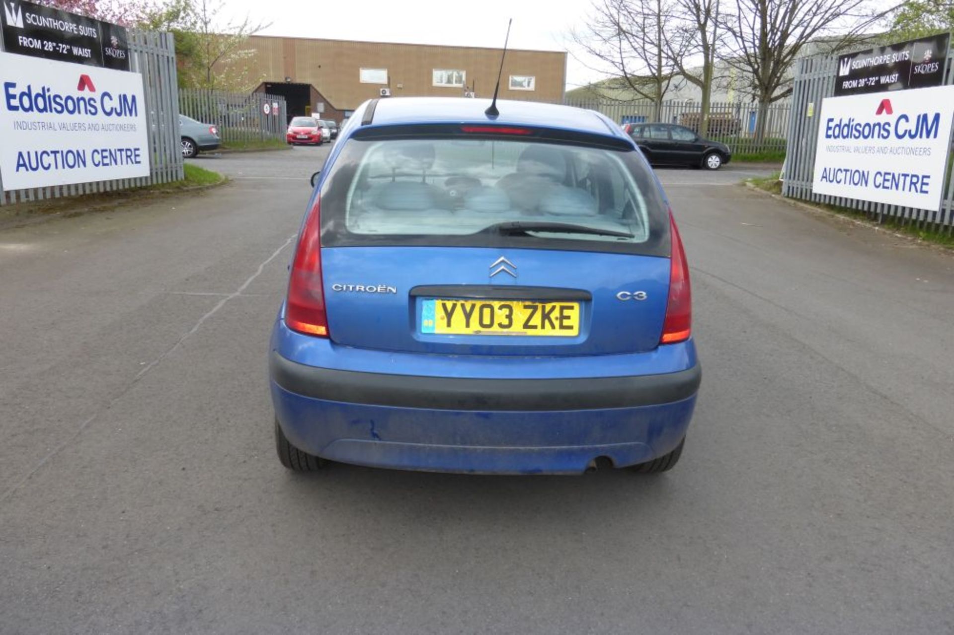 A Citroen C3 LX 1360cc Petrol, Date of First Registration 30.06.2003 comes with V5, 1 Key and - Image 3 of 11