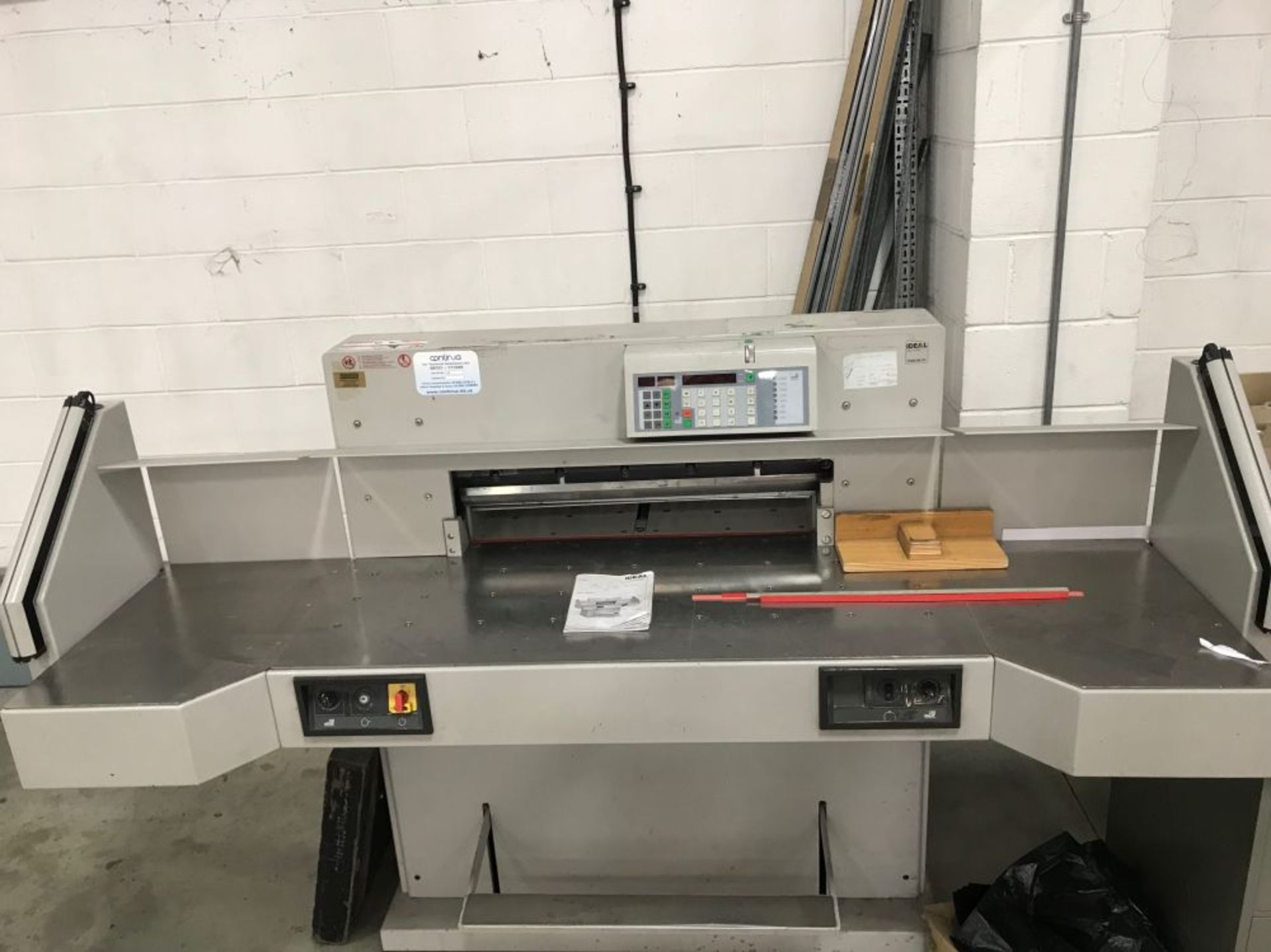 * IDEAL 7228-06 LT Guillotine. Full working order with Operators manual and spare Blade. This lot is - Bild 2 aus 5