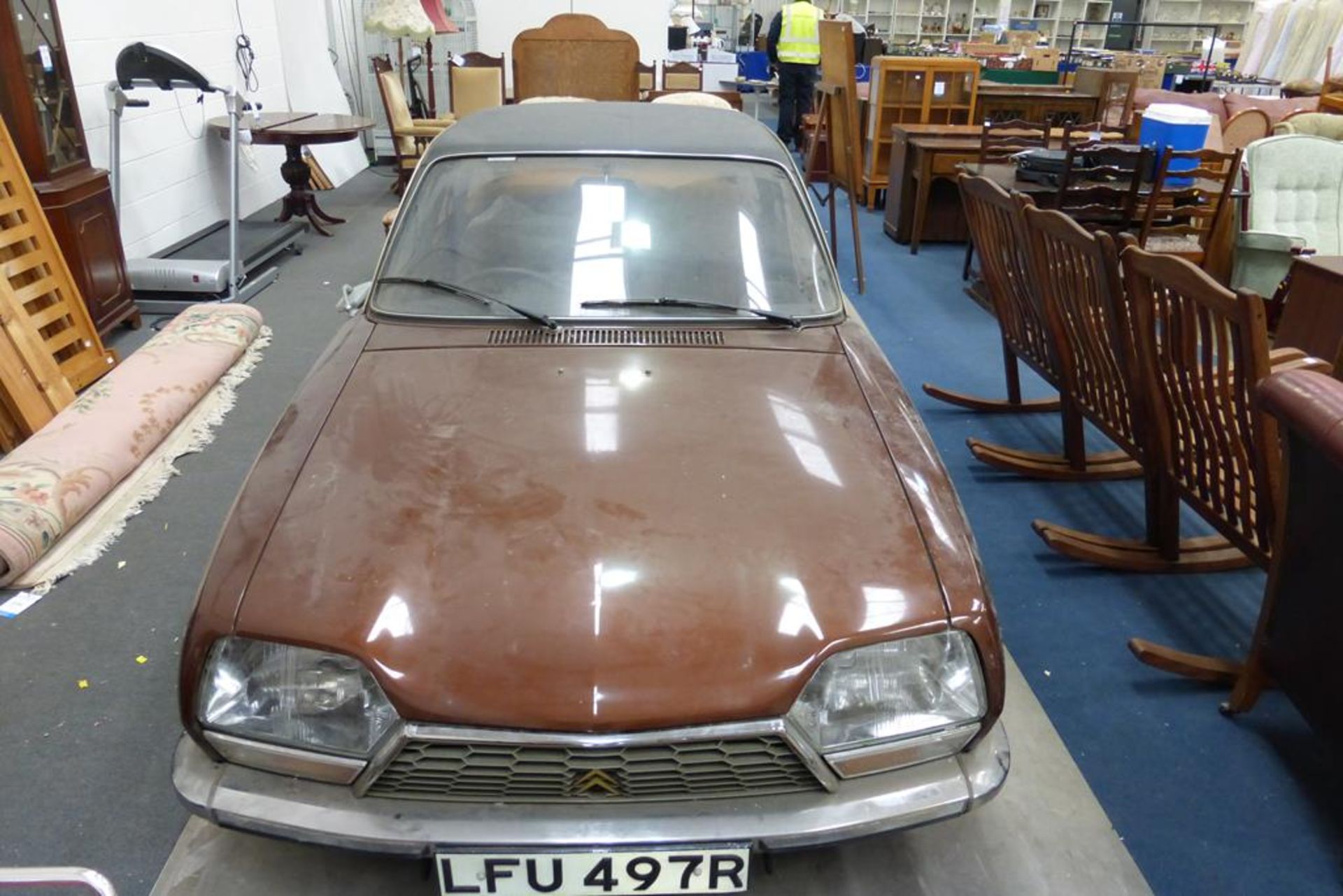 01.8.76 Citroen GS Pallas TC Semi Auto 4 Door Saloon. 1222cc Petrol, Registration LFU 497R, 78 miles - Image 25 of 35