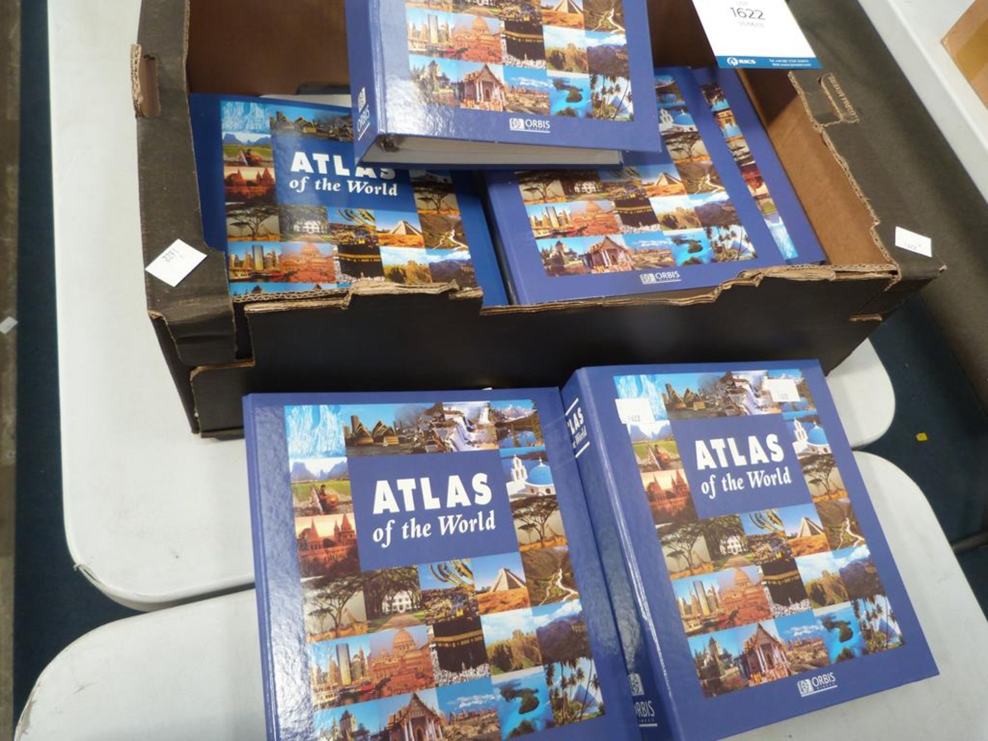 A collection of Orbis 'Atlas of The World' (six ring binders) (est £20-£40)
