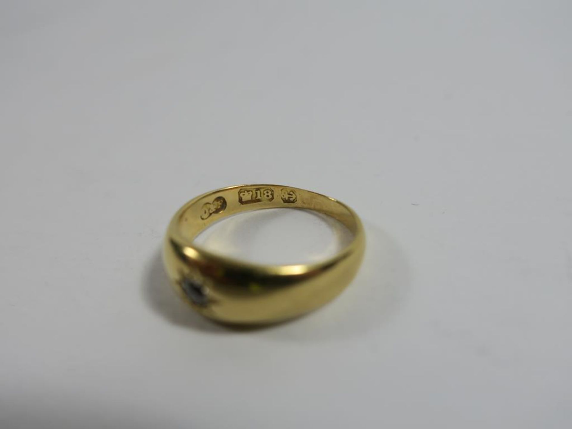 18ct Gold Ring with Single 1/8 Diamond to centre, size J. approx 3.6g (est £140-£180) - Image 4 of 4