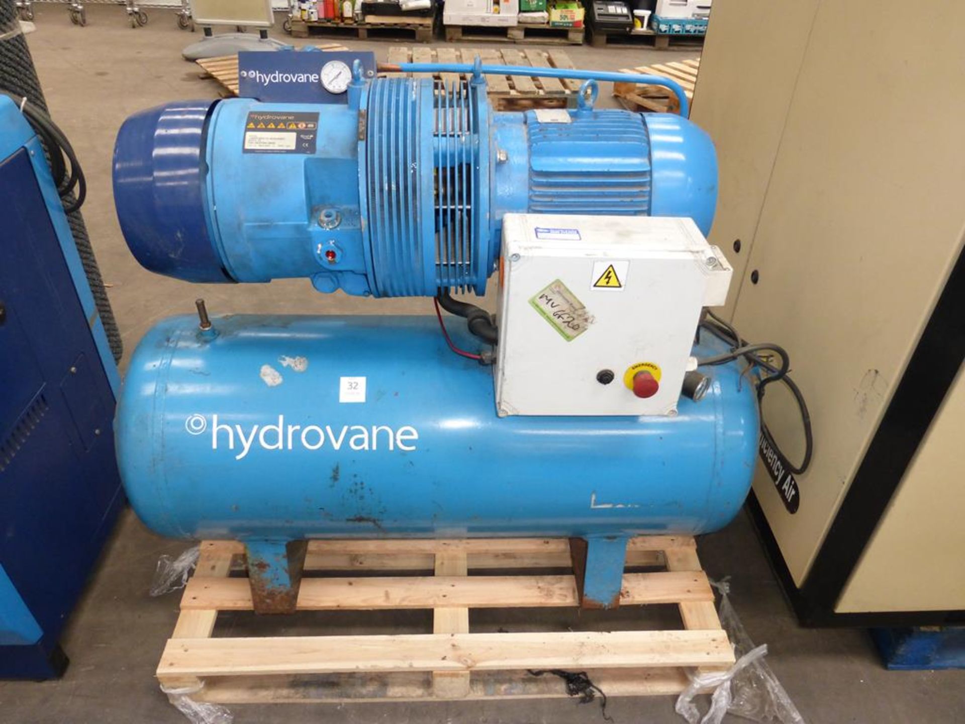 * Hydrovane 705 Purs 10,Compressor, 5.5kW, 11Bar, 1450RPM 3PH. Please note there is a £5 + VAT lift