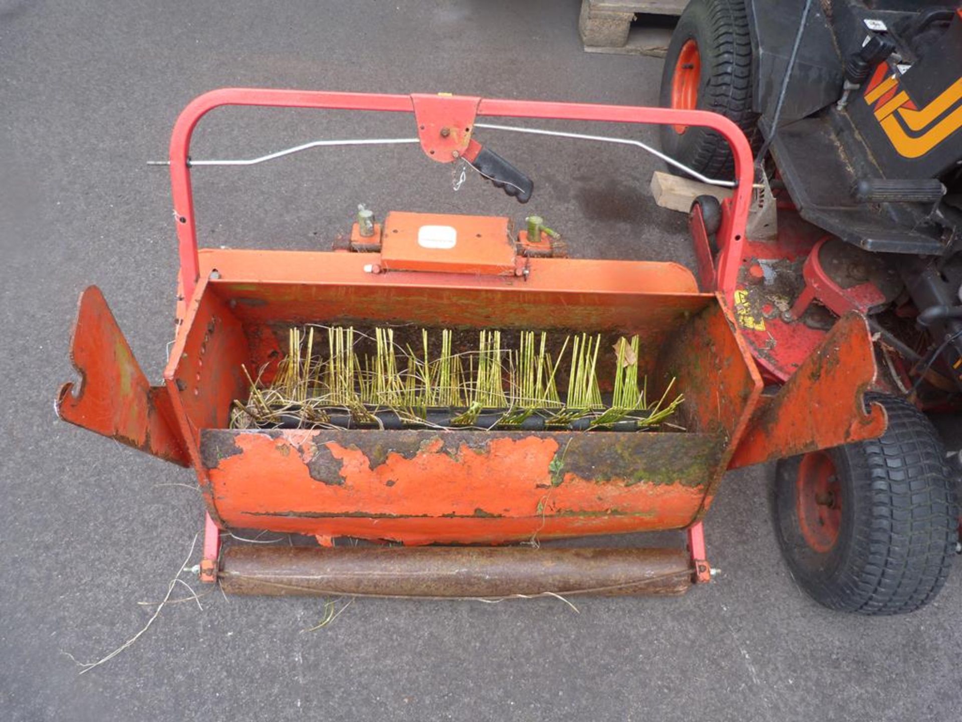 A Westwood T1100 Ride on Lawnmower. (In working order). - Bild 14 aus 14