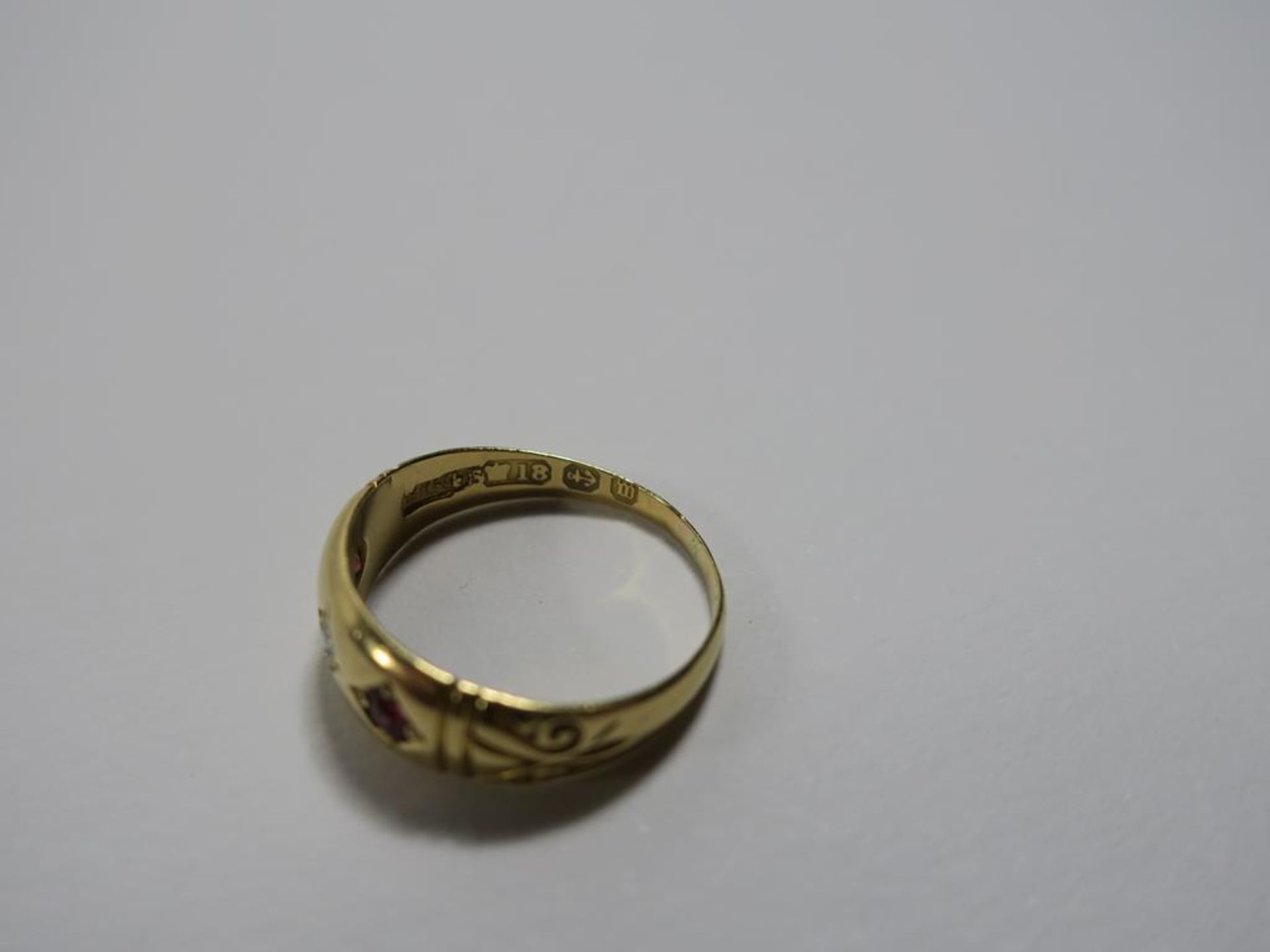 18ct Gold Ring with 1/16 Diamond and two Rubies, size K, approx 2.8g (est £120-£150) - Image 5 of 7