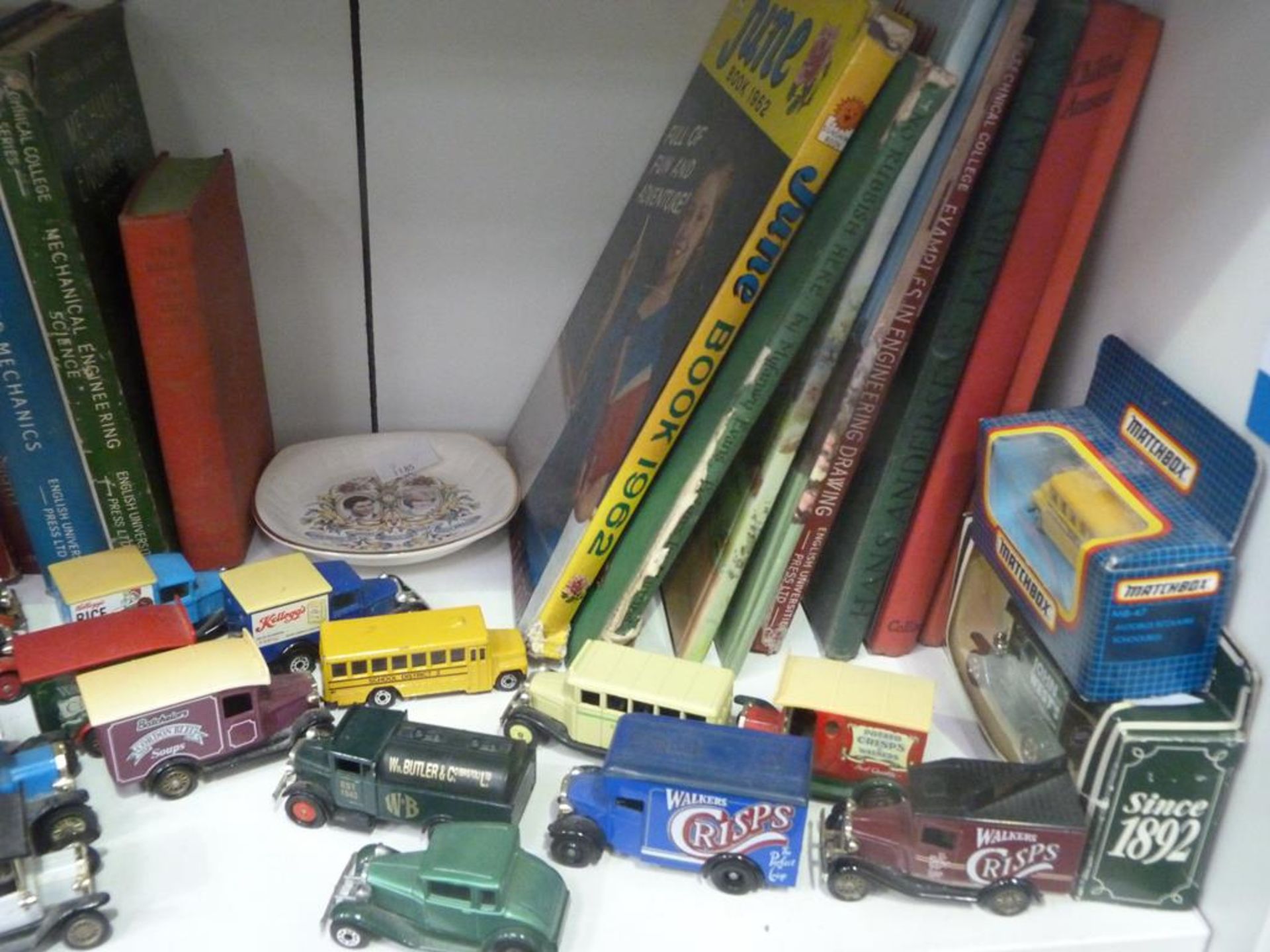 A mixed selection of collectable items to include a hardback copy of No Rubbish Here by Myfanwy - Image 3 of 6