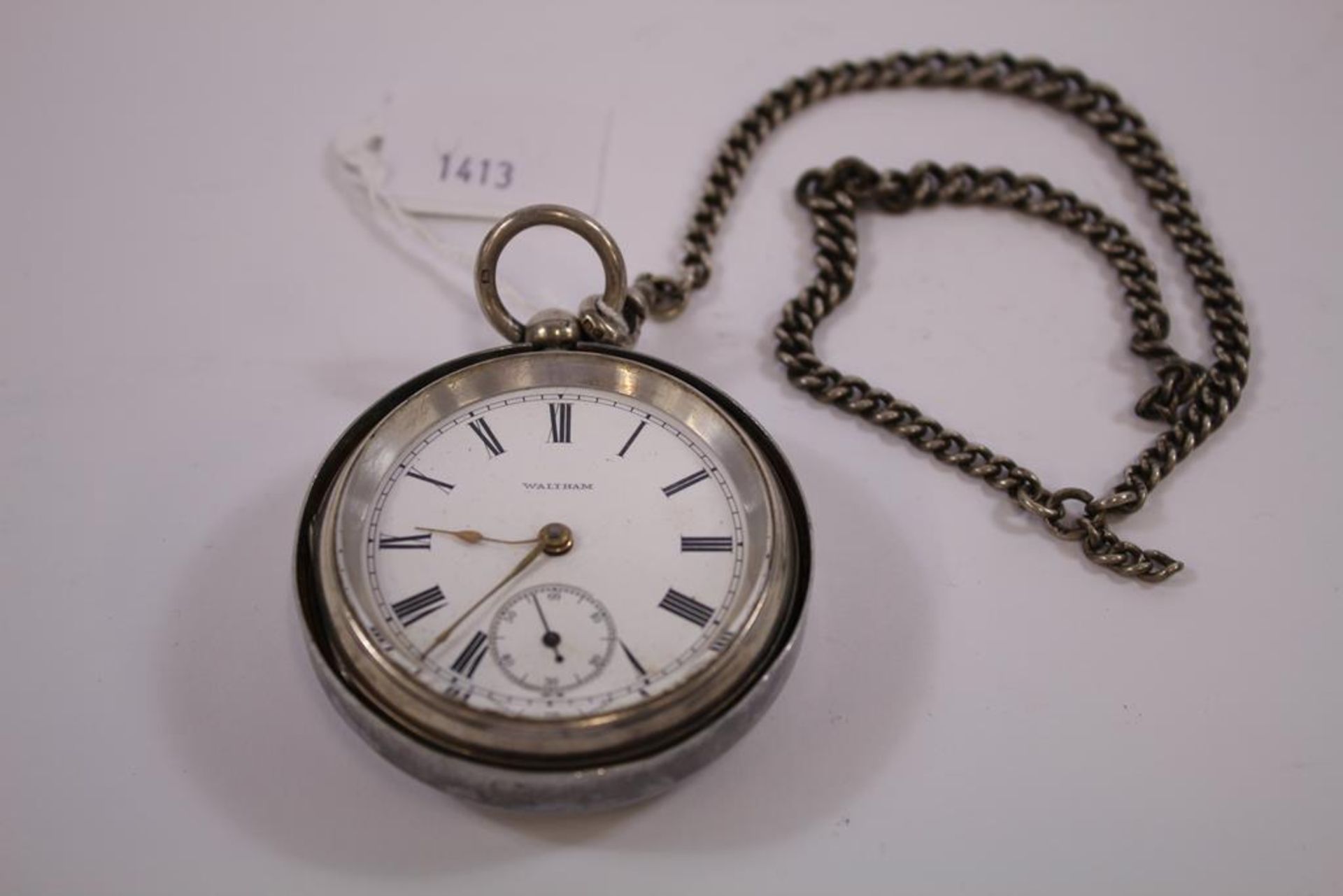 An early 20th Century silver cased key-wind Waltham Pocket Watch Birmingham 1909 (with silver chain) - Image 2 of 7