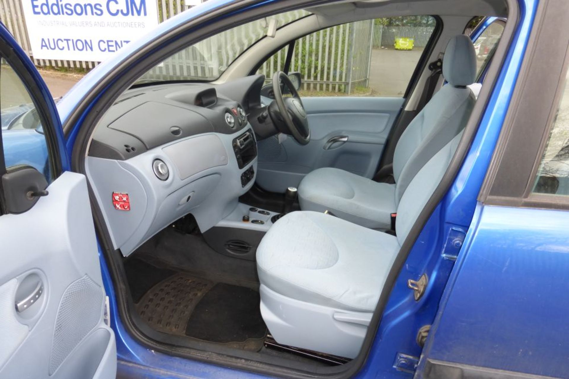 A Citroen C3 LX 1360cc Petrol, Date of First Registration 30.06.2003 comes with V5, 1 Key and - Bild 11 aus 11