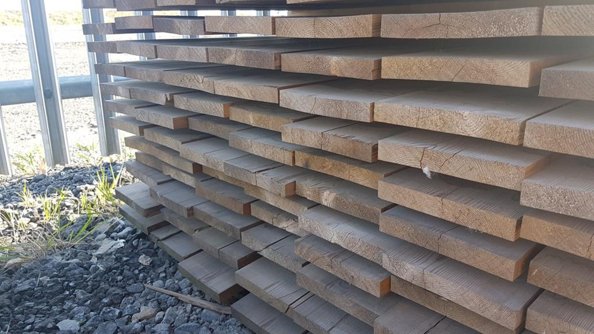 * 25x150 (21x145) planed all round Siberian Larch. Tanalith treated. 117 pieces at 4000mm. R0170. - Image 2 of 2