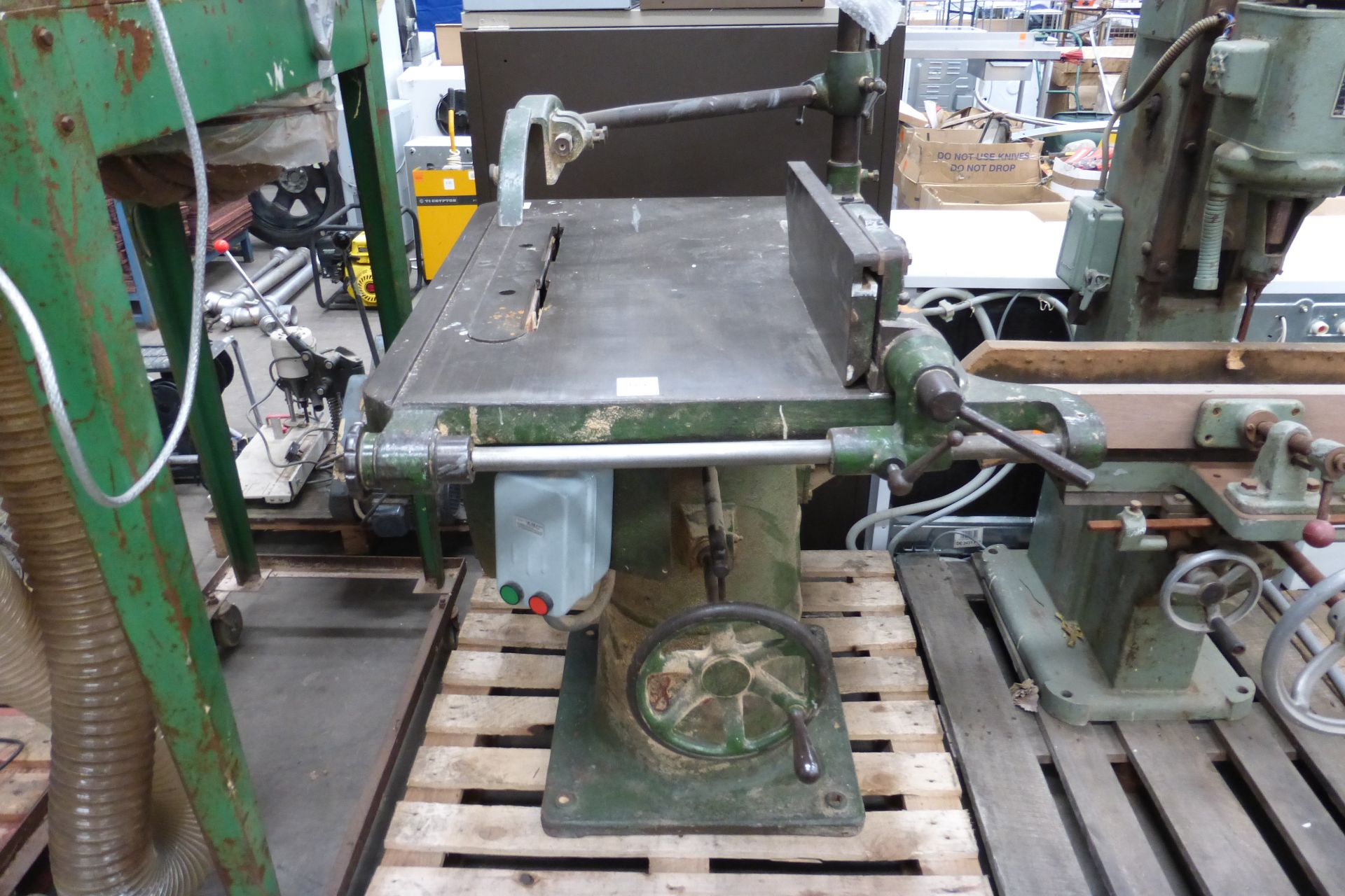 * Smith 18'' Turret Saw (3PH). Please note there is a £10 + VAT lift out fee on thos lot.