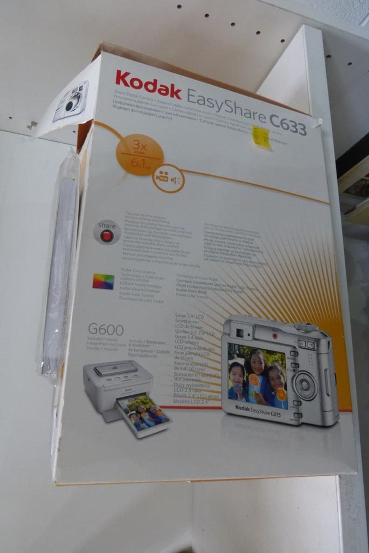 A Kodak EasyShare C633 Printer Dock and Digital Camera, with photo paper kit etc (est £20-£30) - Image 2 of 2