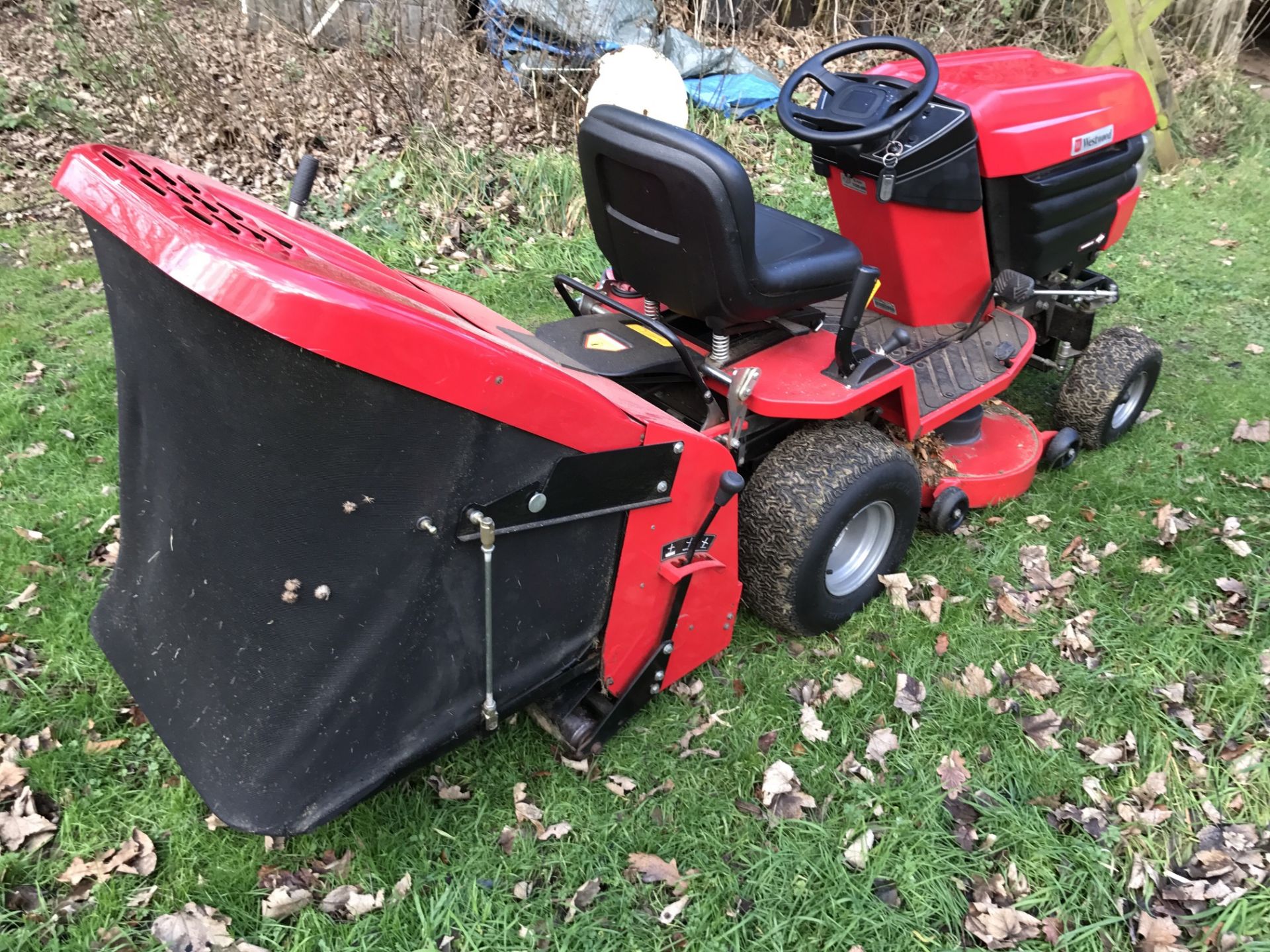 WESTWOOD RIDE ON TRACTOR MOWER 2012 - Image 3 of 12