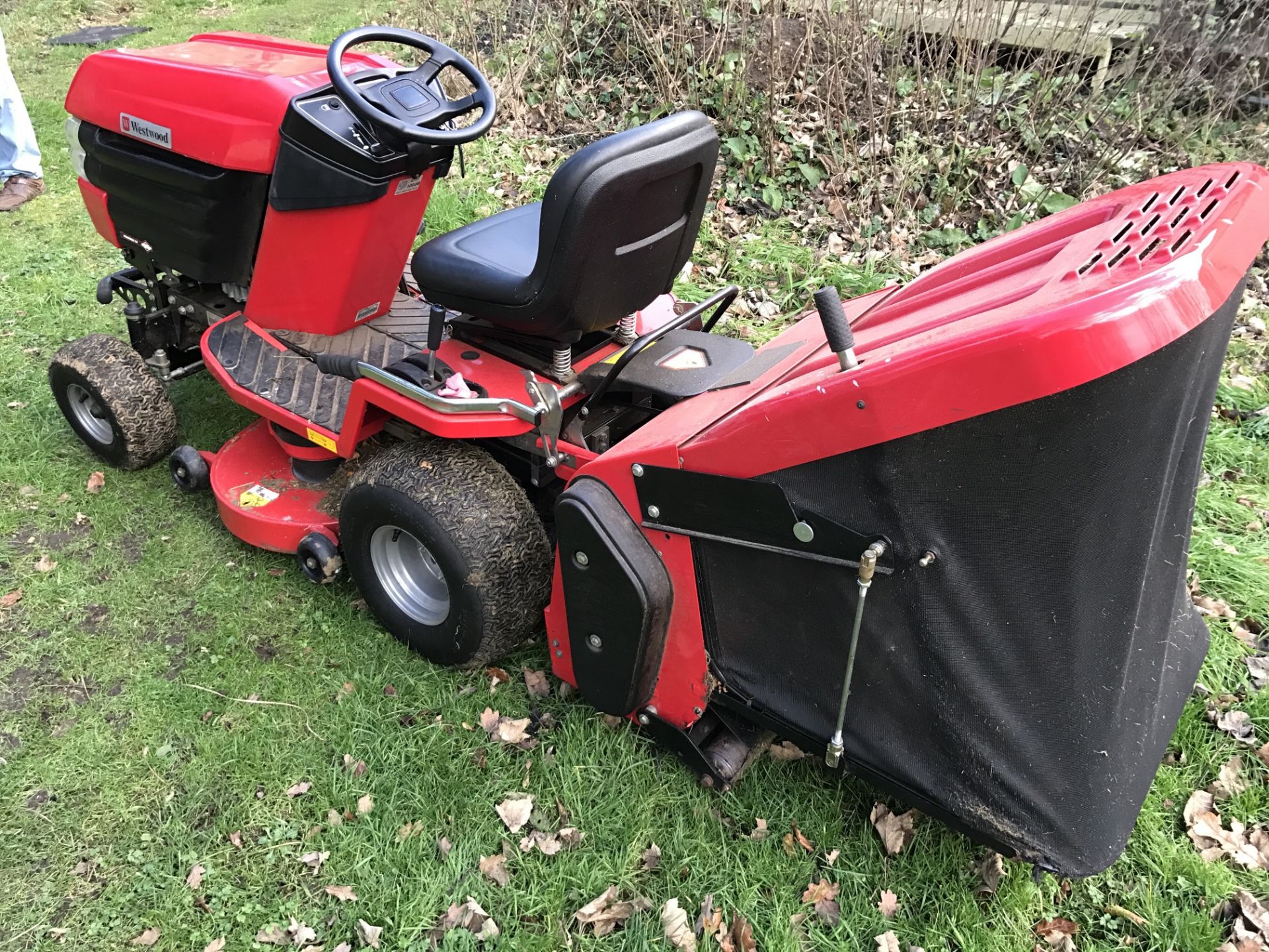 WESTWOOD RIDE ON TRACTOR MOWER 2012 - Image 5 of 12