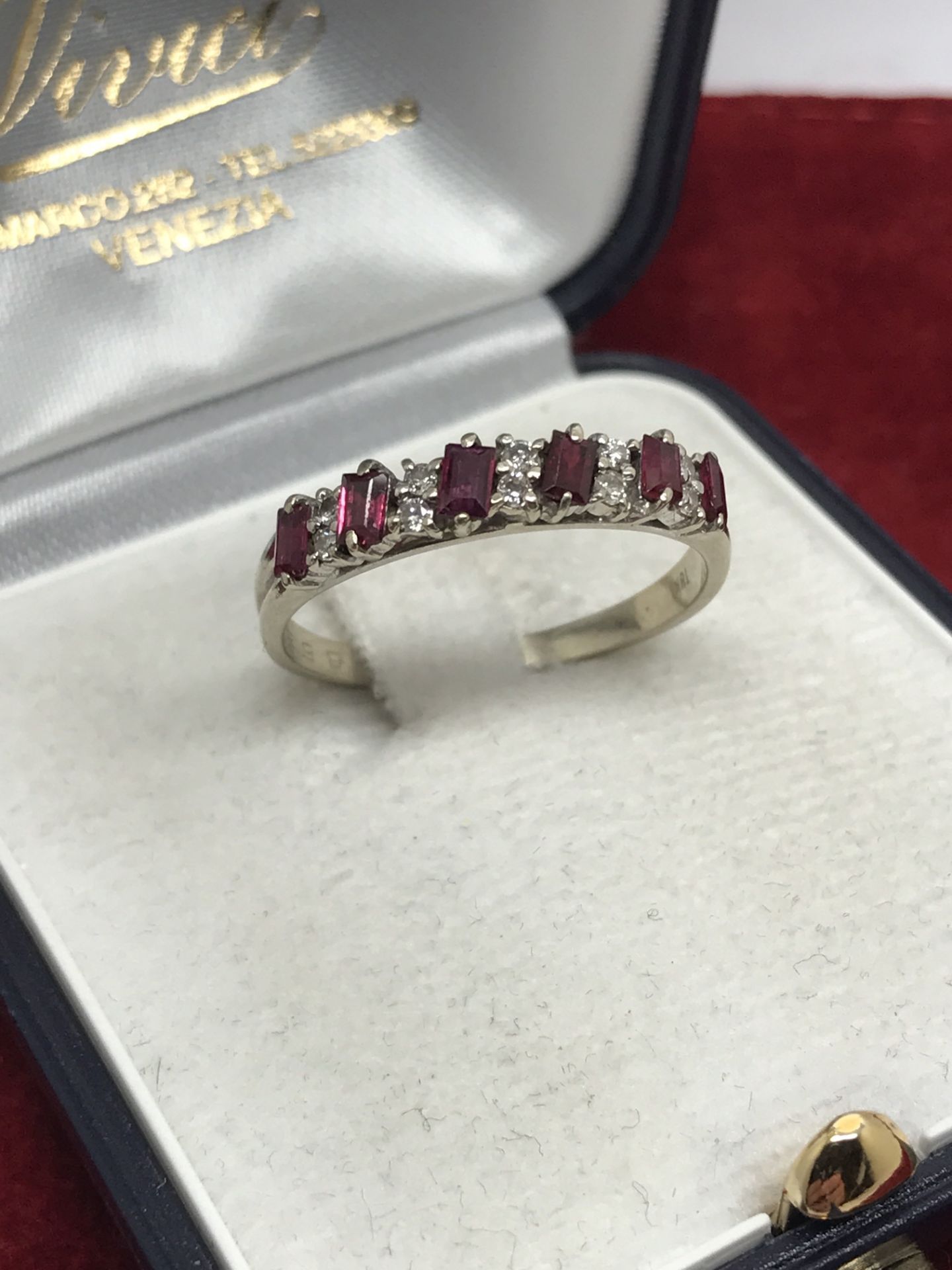 18ct GOLD RUBY & DIAMOND 1/2 ETERNITY RING - Image 2 of 2