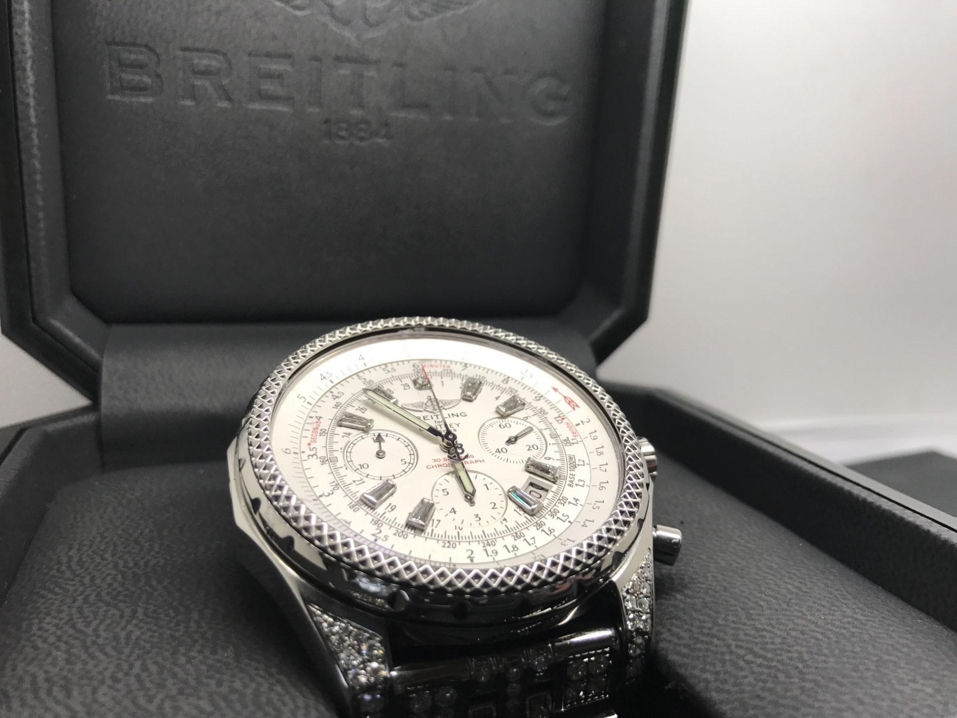 BREITLING FOR BENTLEY DIAMOND SET WATCH + BOX - APPROX 8.00ct DIAMONDS - Image 3 of 17