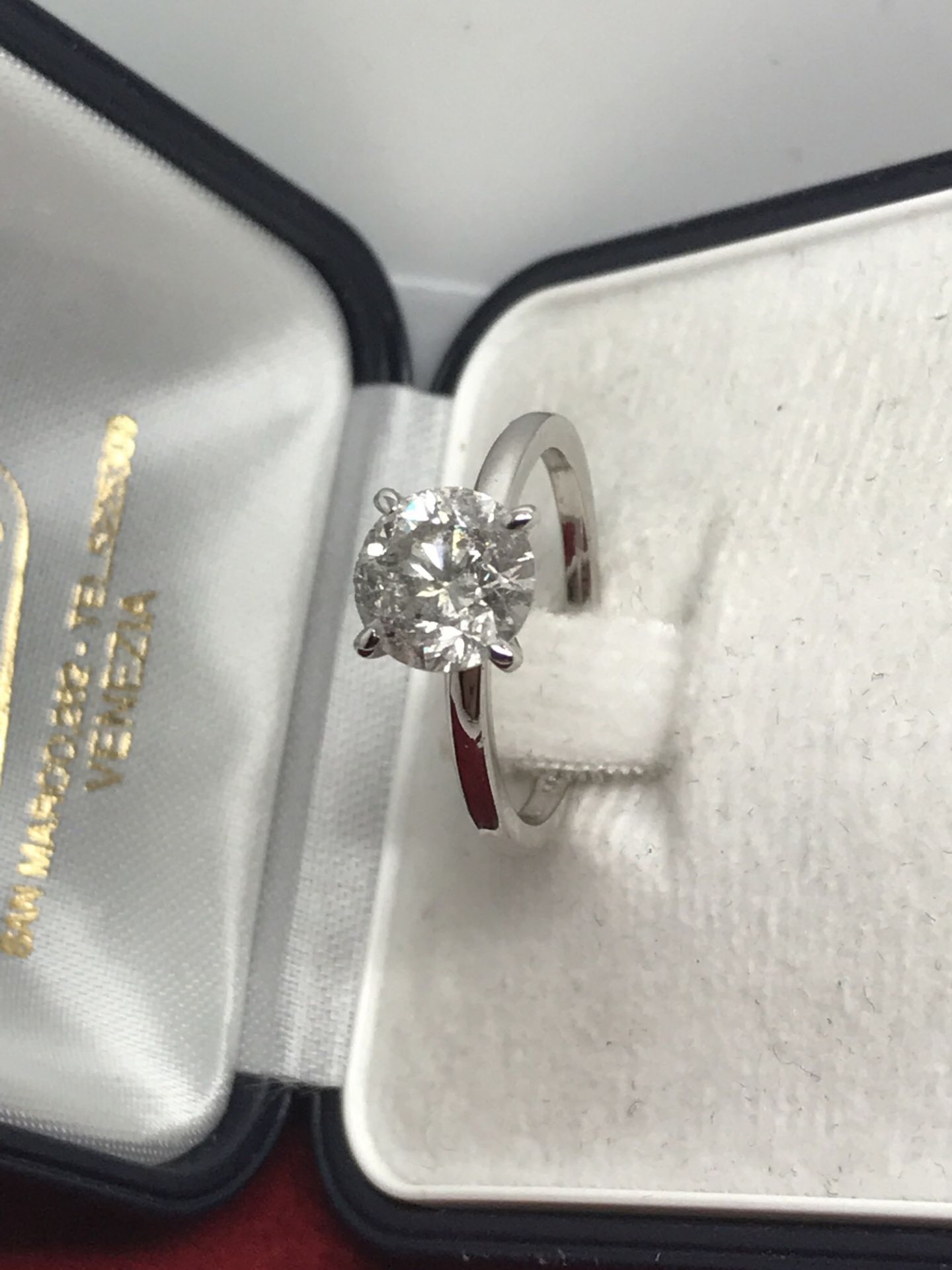 2.01ct DIAMOND SOLITAIRE RING - Image 3 of 4