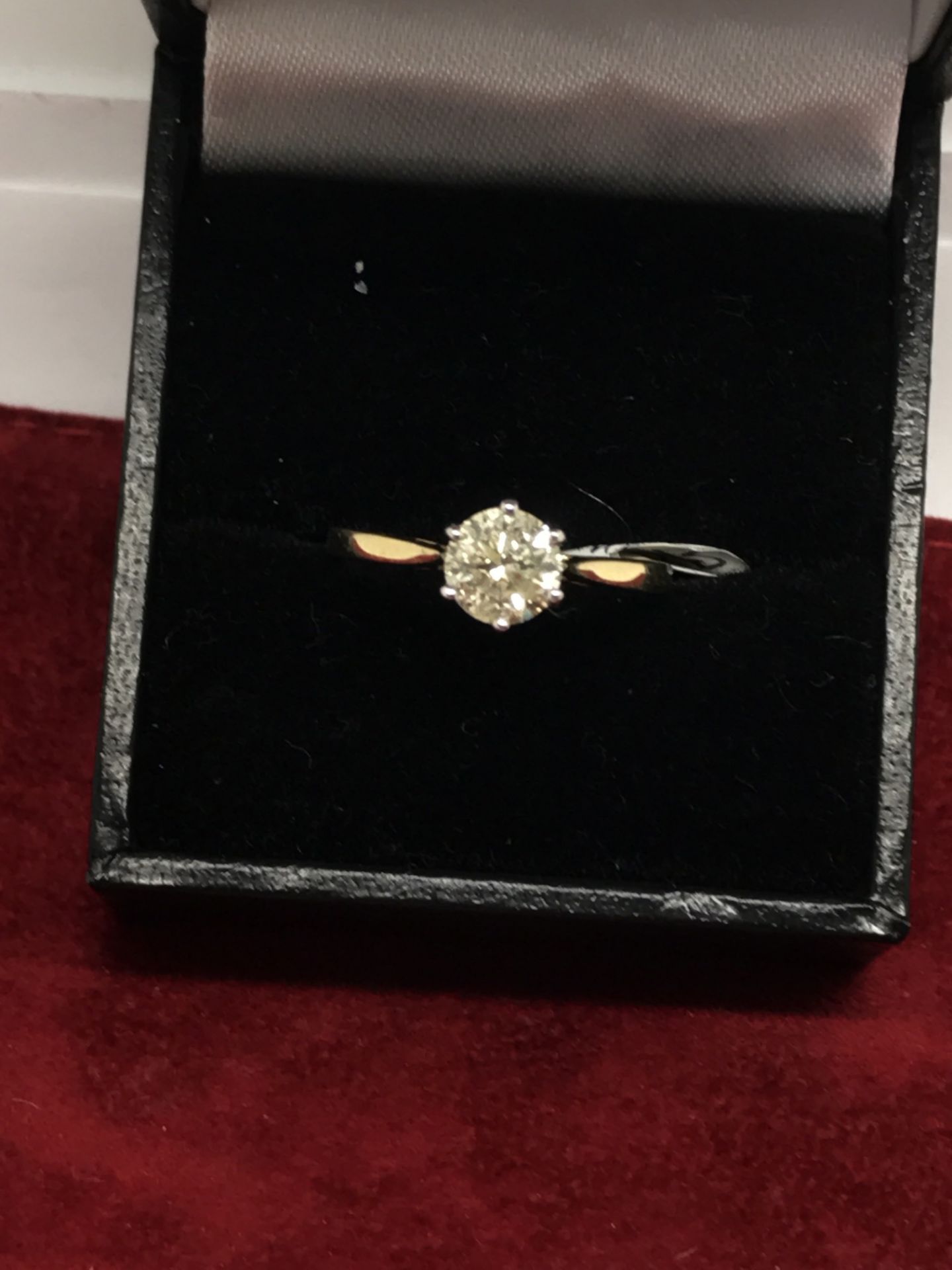 1.00ct DIAMOND SOLITAIRE RING SET IN 18ct YELLOW GOLD