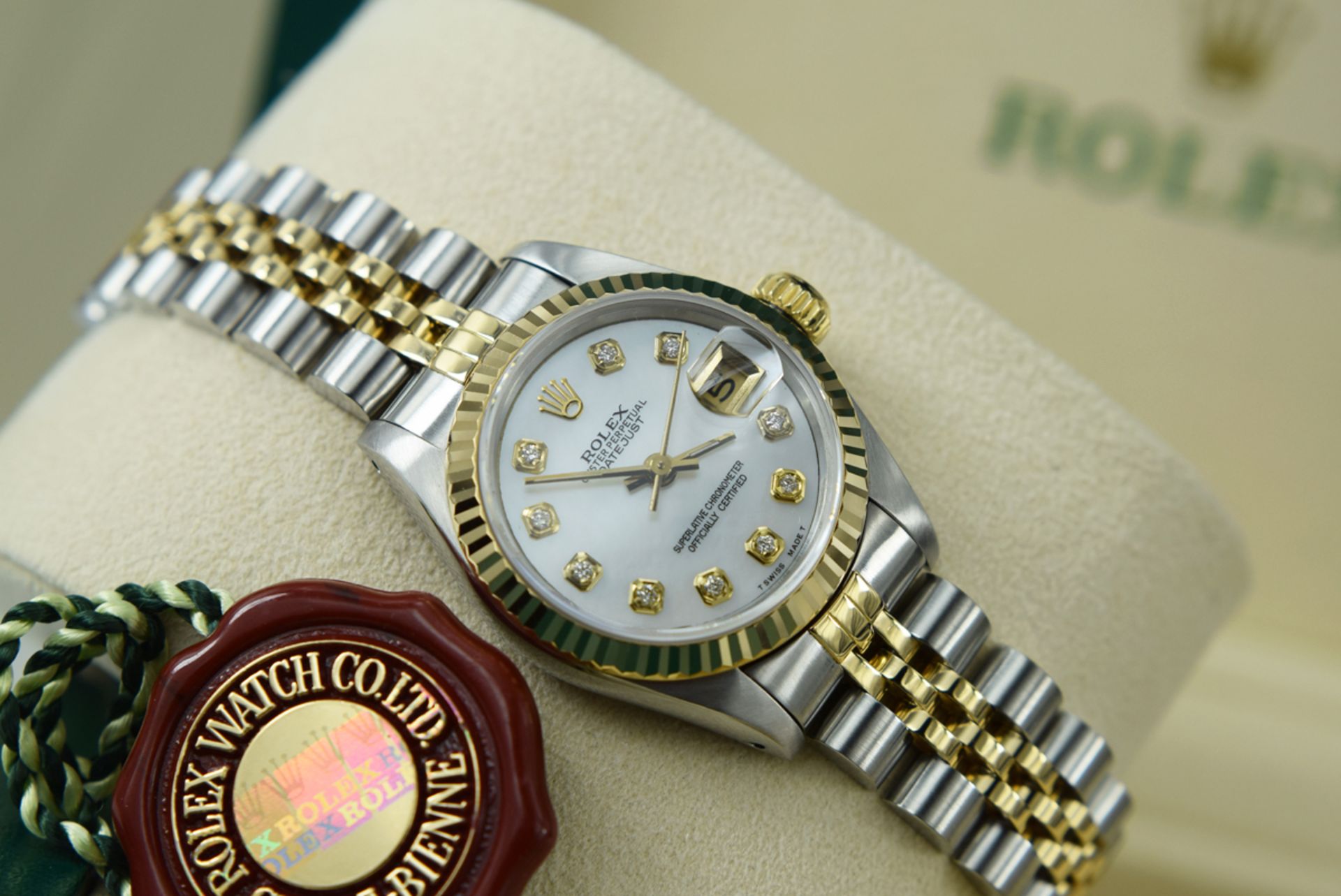 ROLEX *DIAMOND* LADY DATEJUST - 18K GOLD & STEEL WITH WHITE MOP DIAMOND DIAL - Image 9 of 16