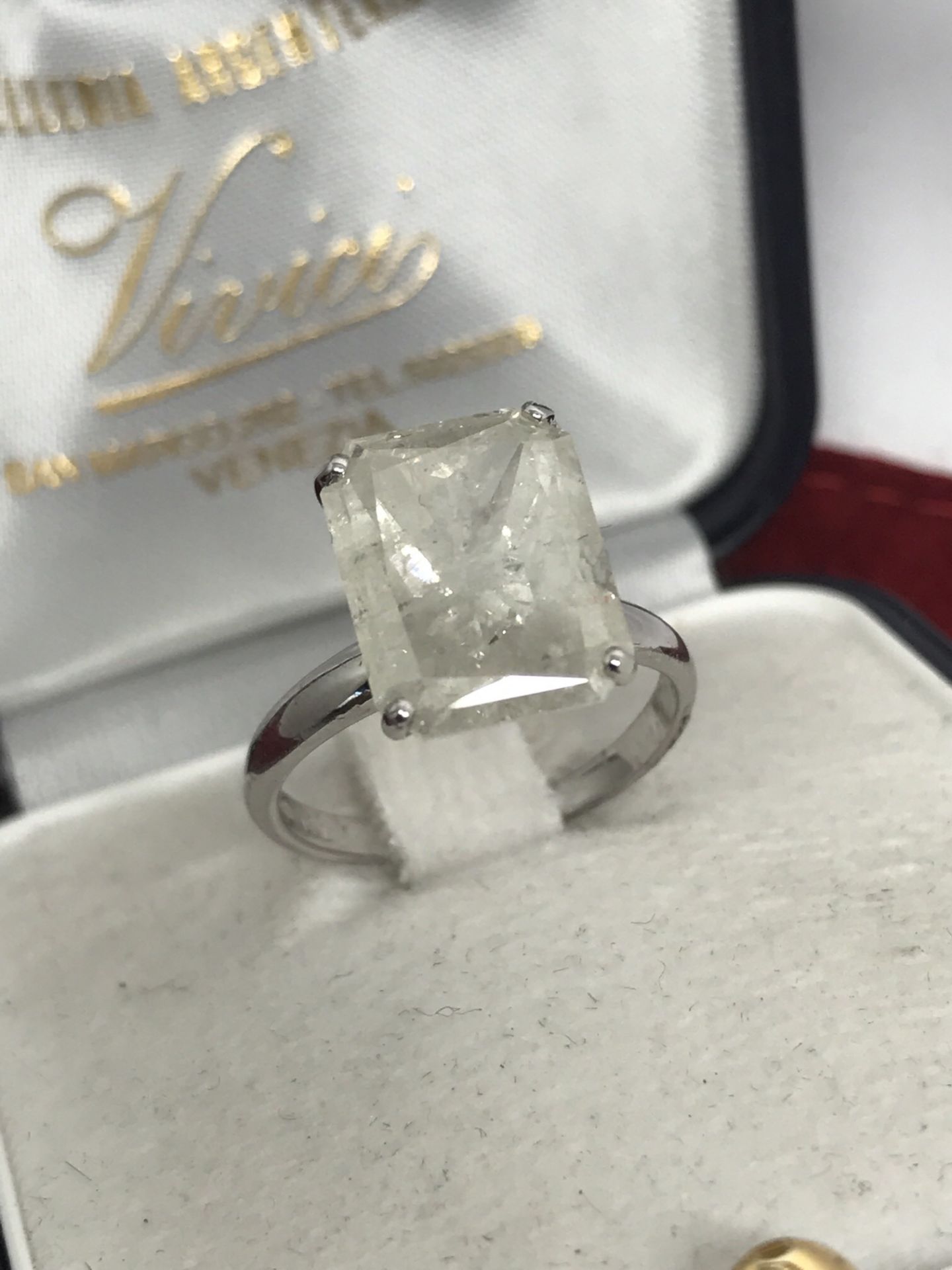 6.55ct RADIANT CUT DIAMOND SOLITAIRE RING *TO BE SOLD TO HIGHEST BIDDER* - Image 2 of 2