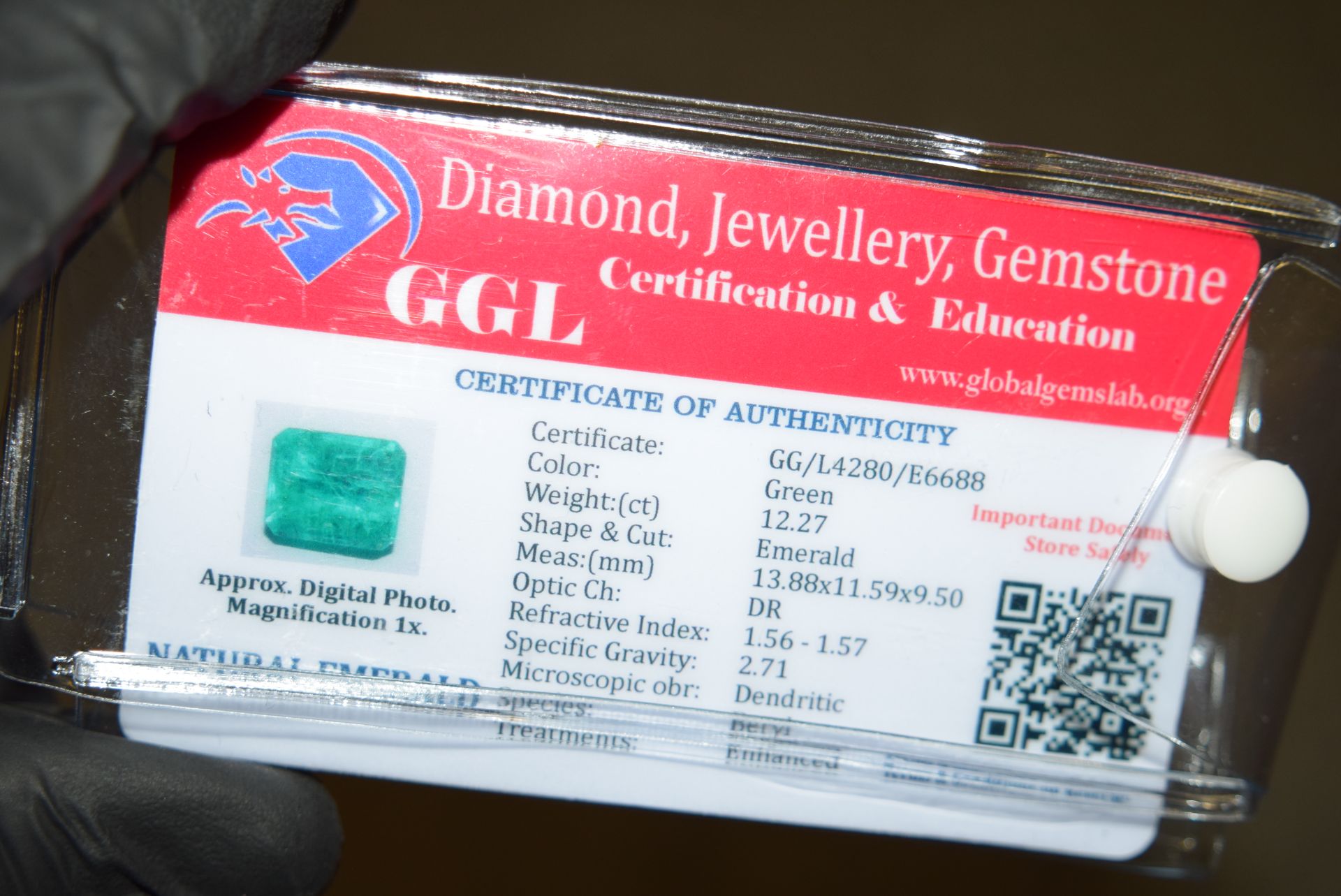 12.27CT Emerald with Certificate Card - Image 2 of 2