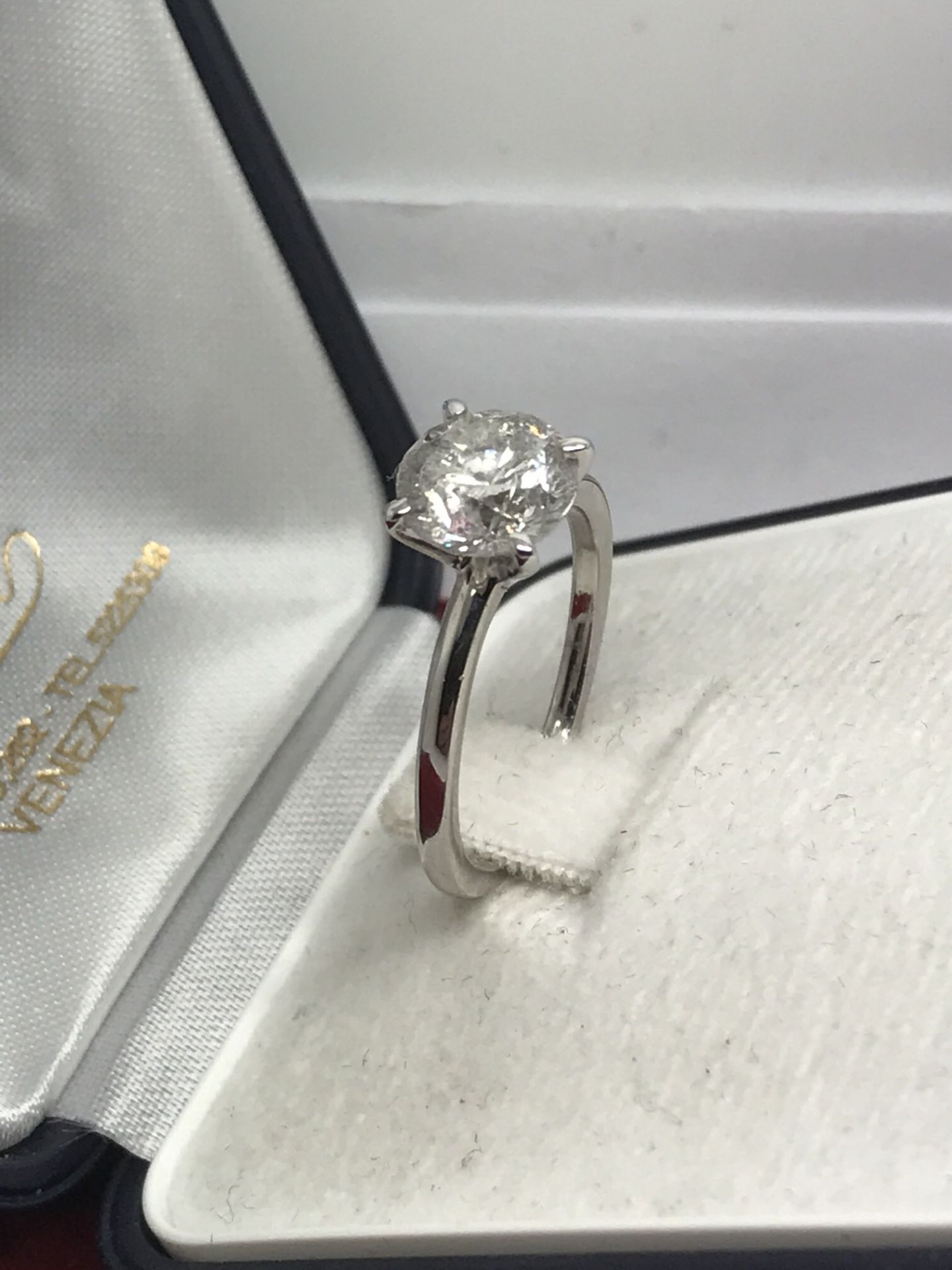 2.01ct DIAMOND SOLITAIRE RING - Image 4 of 4