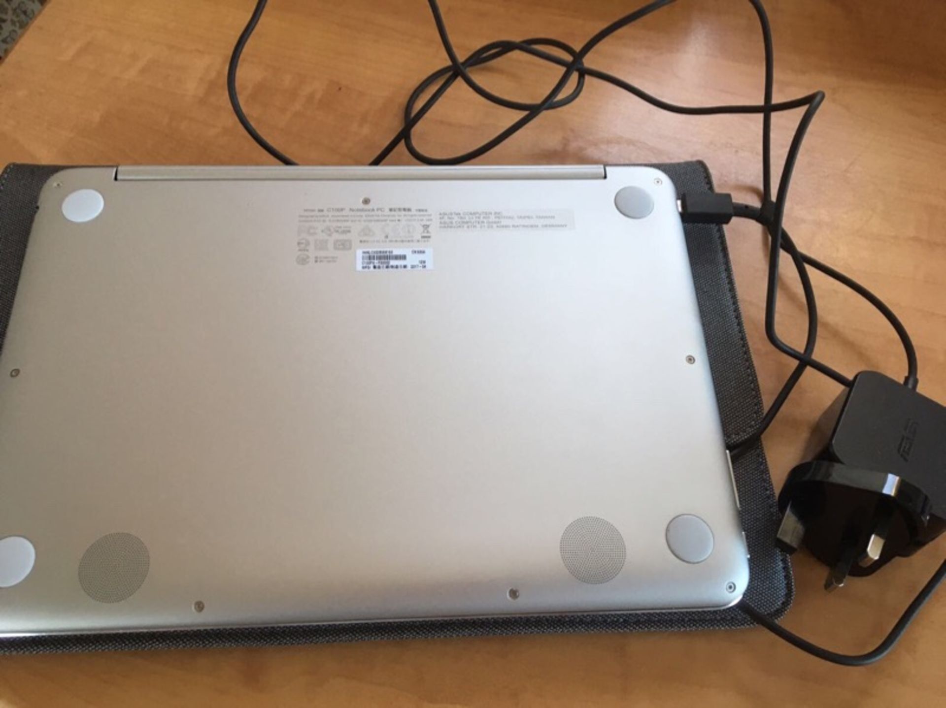 ASUS NOTEBOOK PC C100P WITH CASE & CHARGER - Image 2 of 3