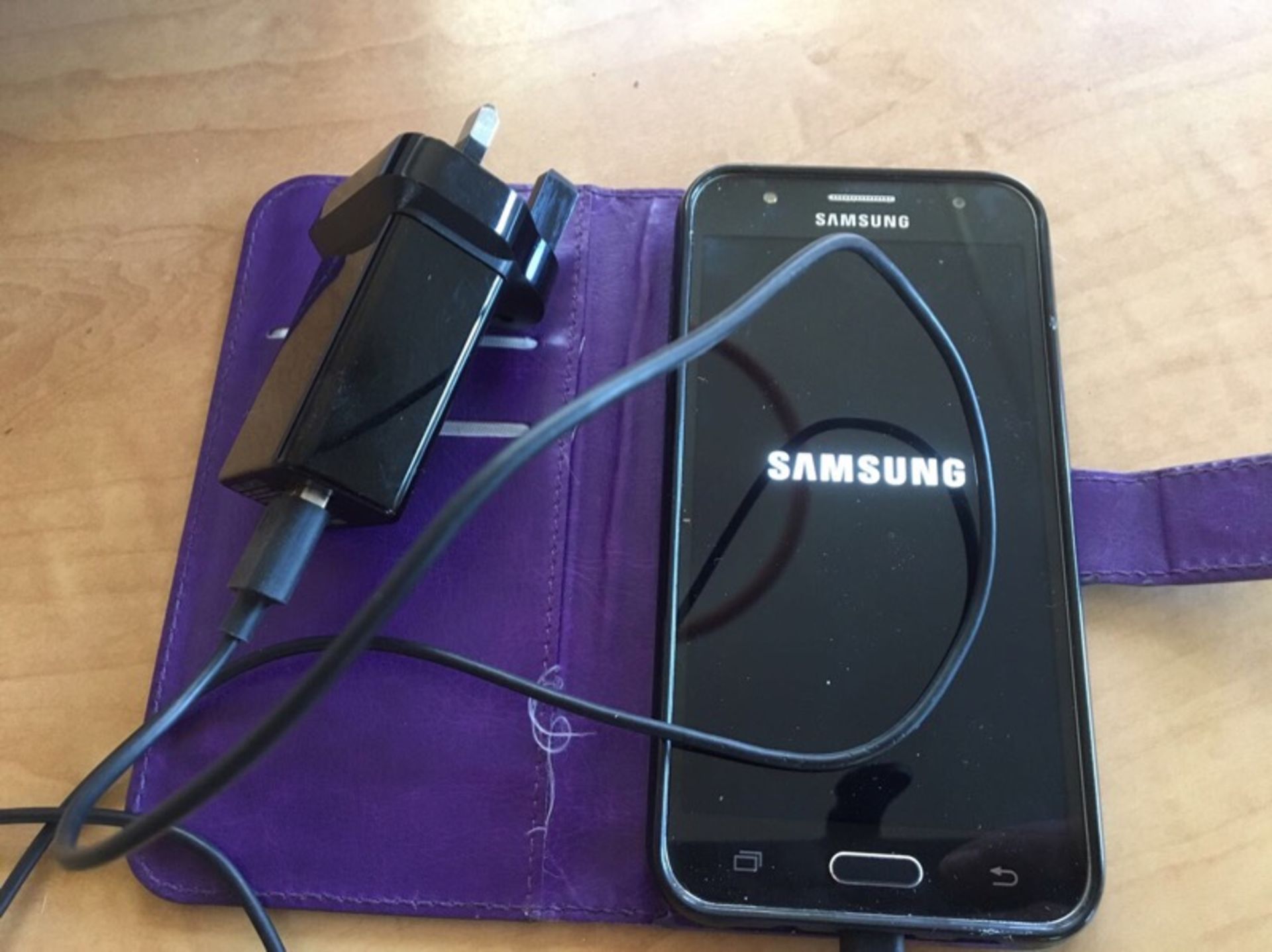 SAMSUNG GALAXY J5 PHONE MODEL SM-J500FN 8GB WITH CHARGER - Image 3 of 3